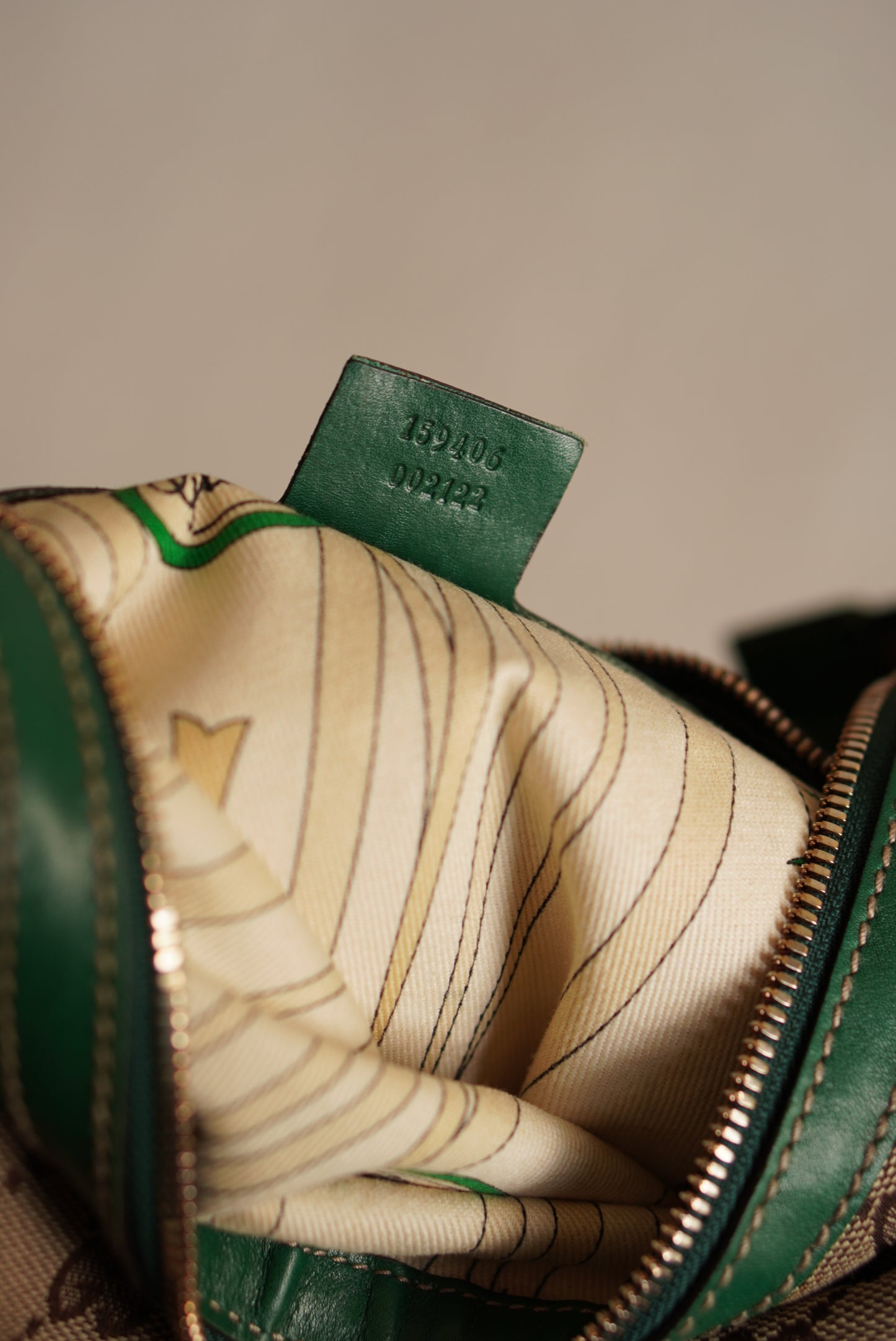 GUCCI BIBA HOBO