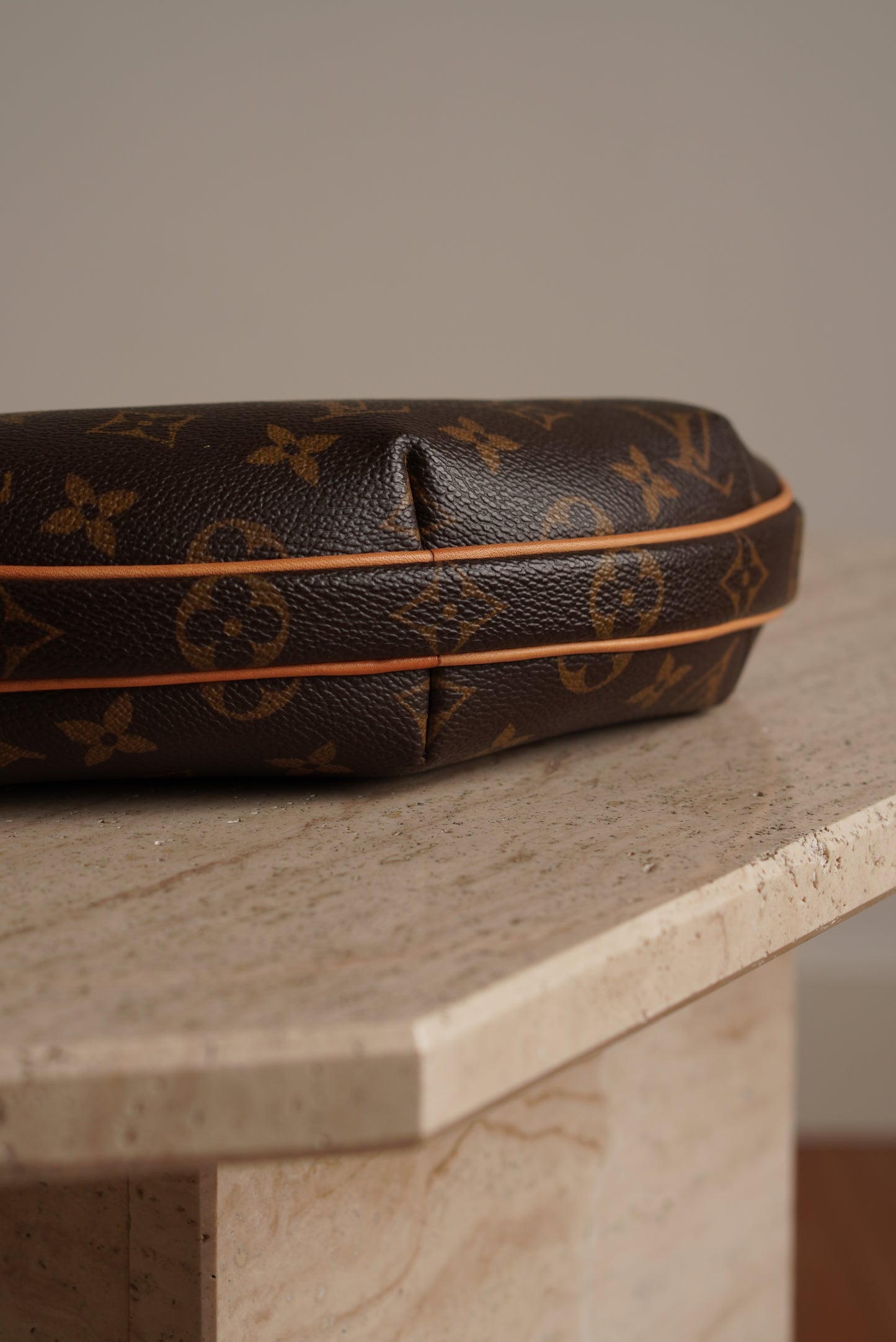 LOUIS VUITTON CROISSANT PM