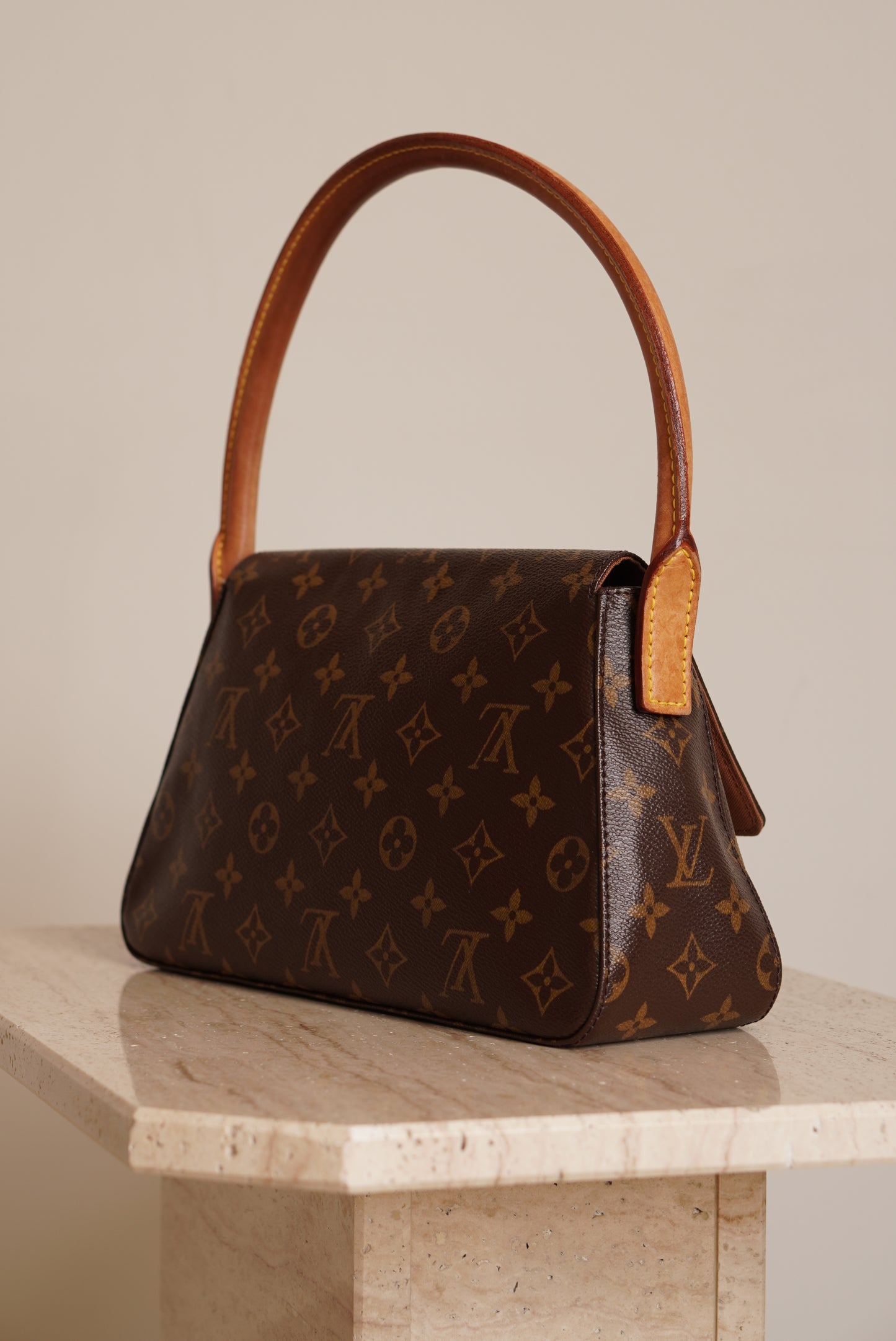 LOUIS VUITTON LOOPING PM
