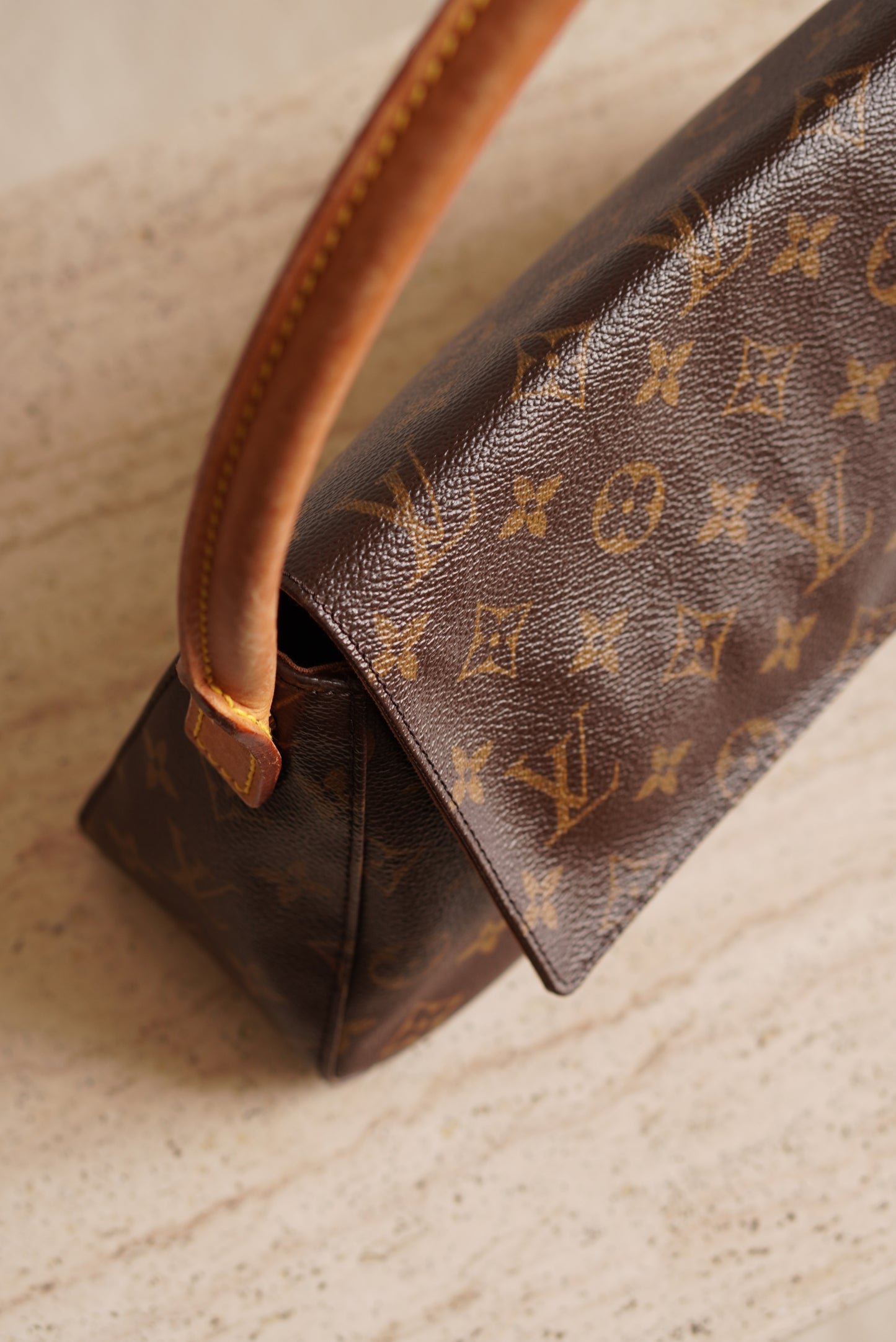 LOUIS VUITTON LOOPING PM
