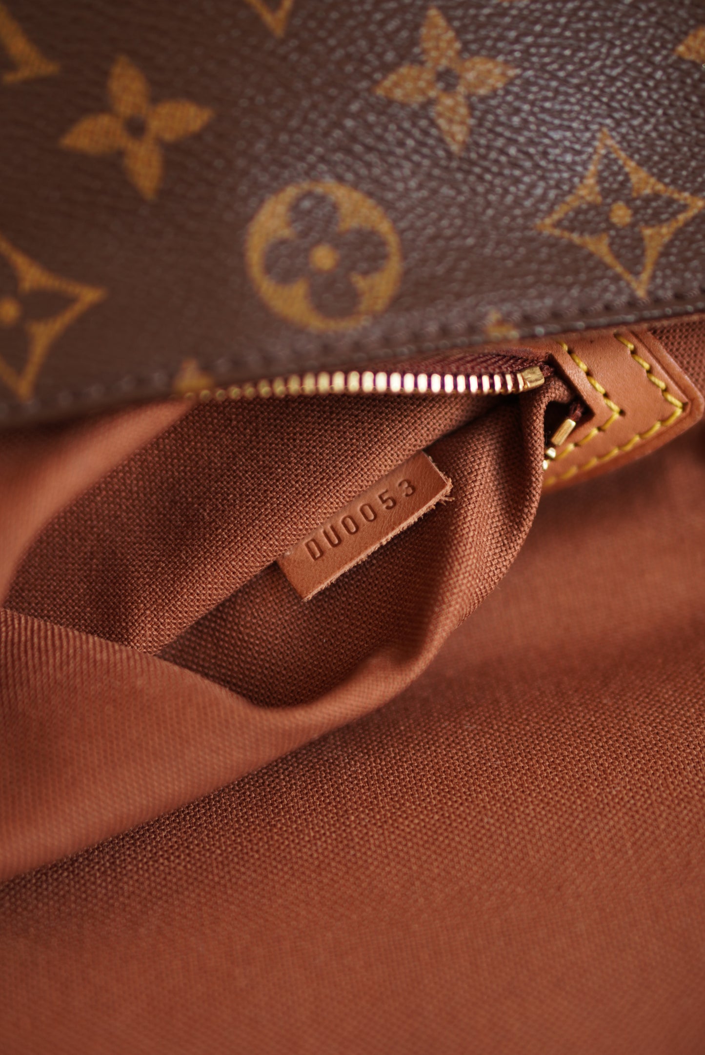 LOUIS VUITTON LOOPING PM
