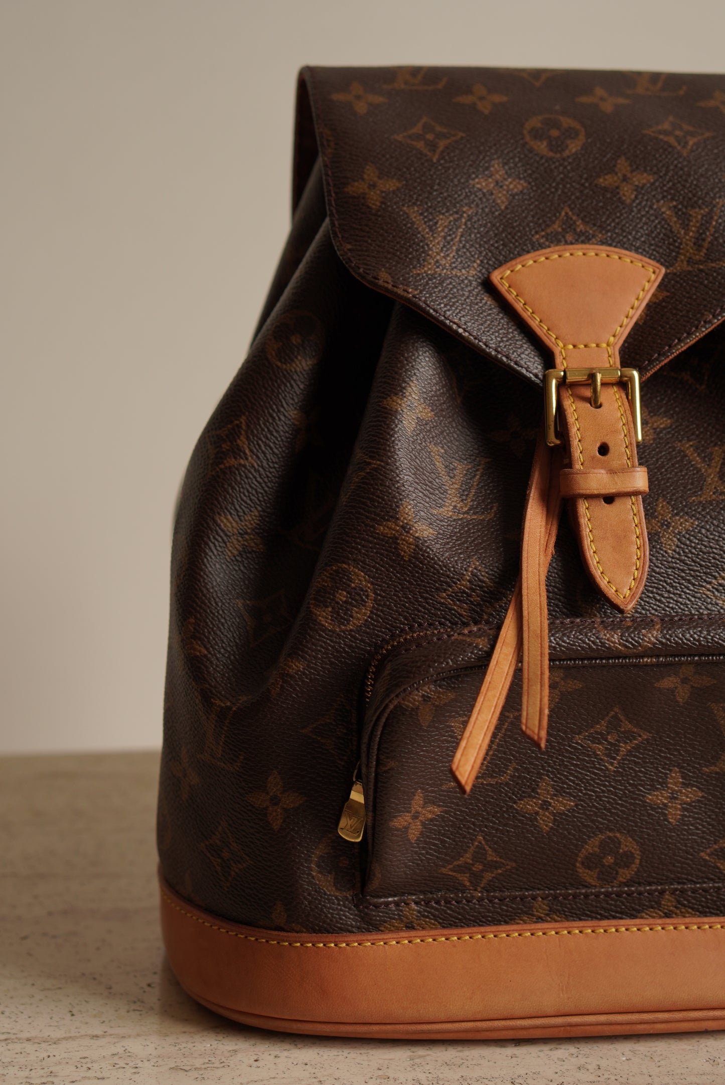 LOUIS VUITTON MONTSOURIS MM