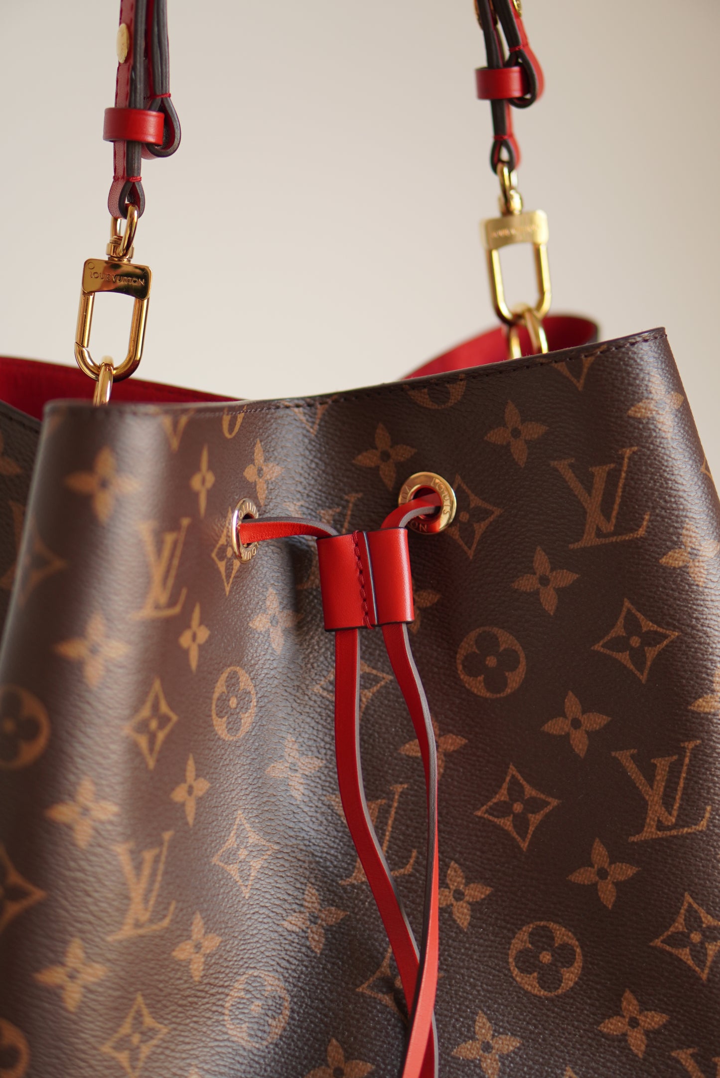 LOUIS VUITTON NÉONOÉ