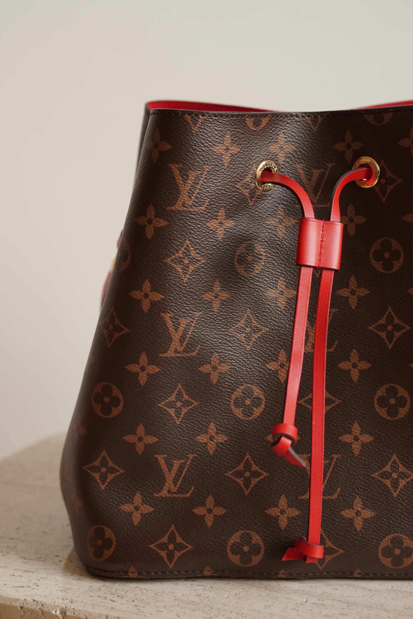 LOUIS VUITTON NÉONOÉ