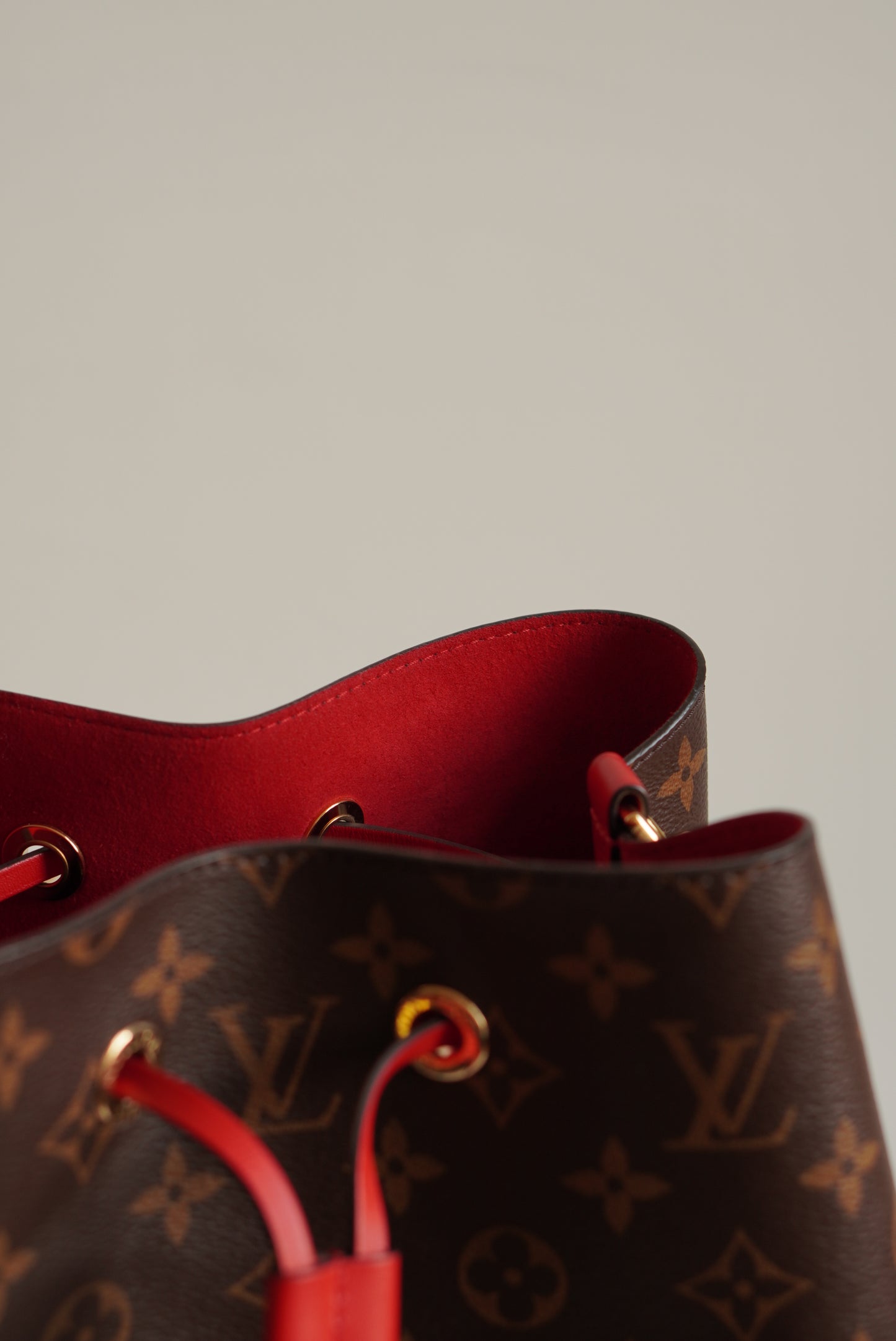 LOUIS VUITTON NÉONOÉ