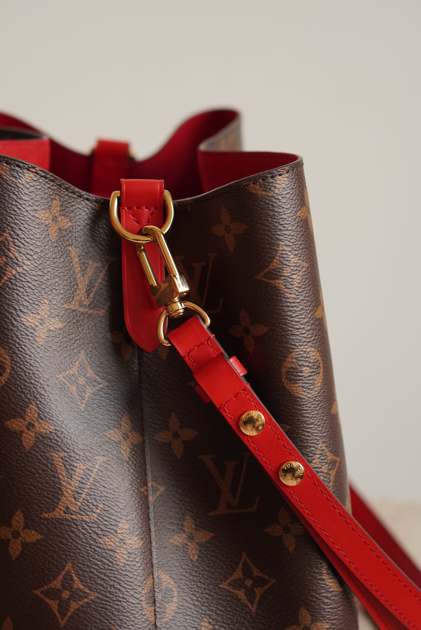 LOUIS VUITTON NÉONOÉ