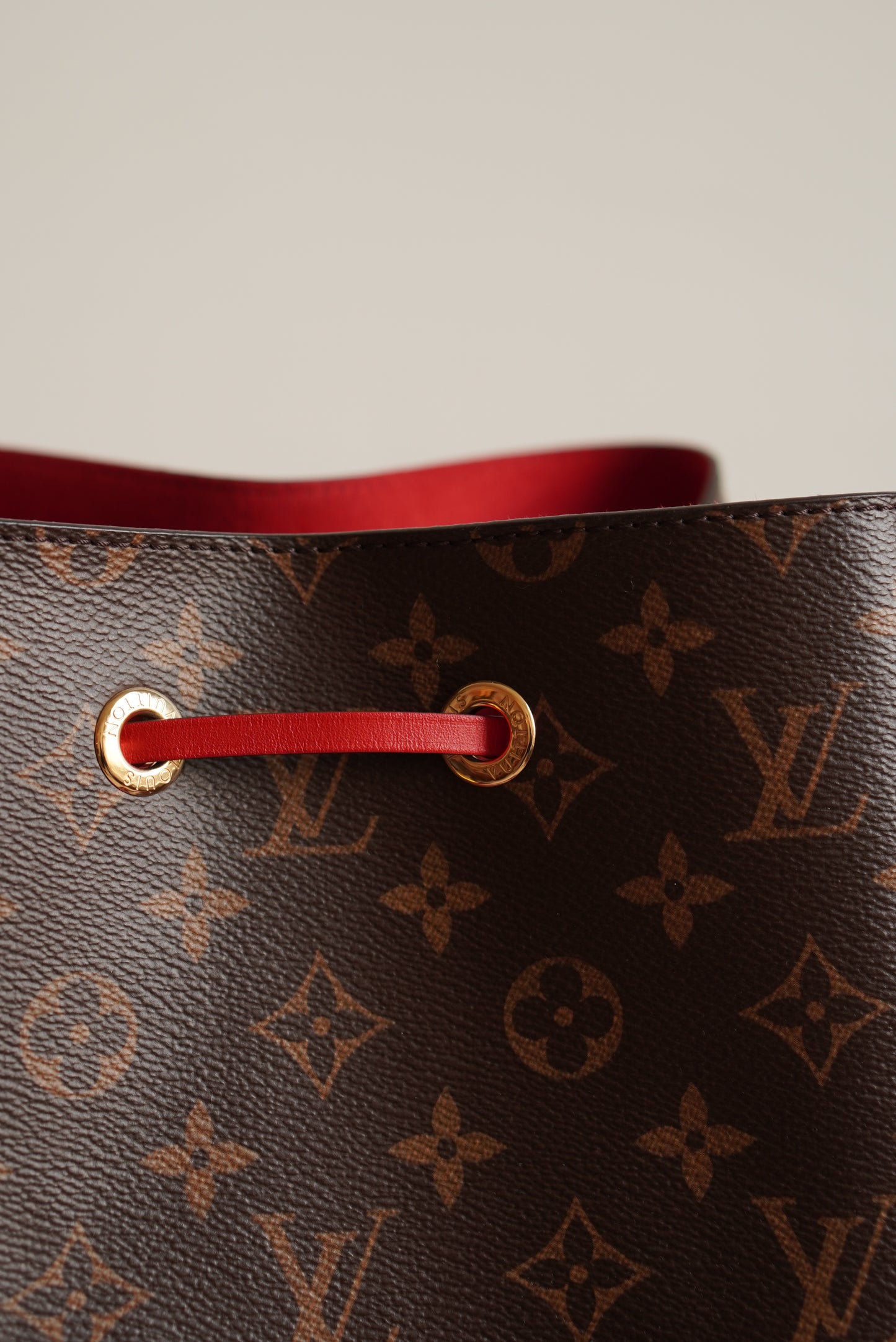 LOUIS VUITTON NÉONOÉ