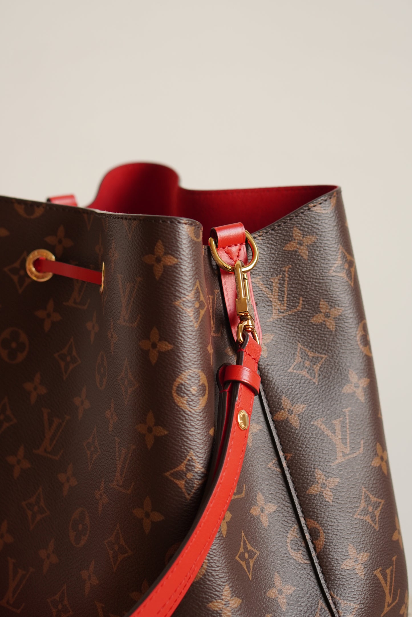 LOUIS VUITTON NÉONOÉ