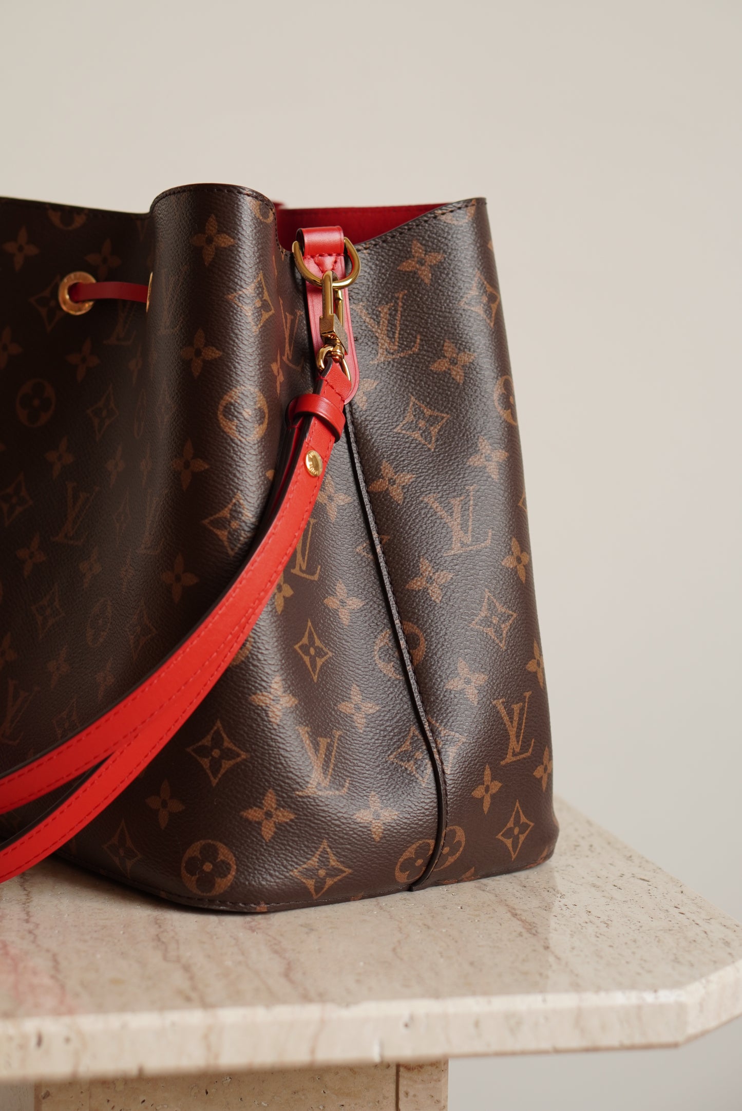 LOUIS VUITTON NÉONOÉ