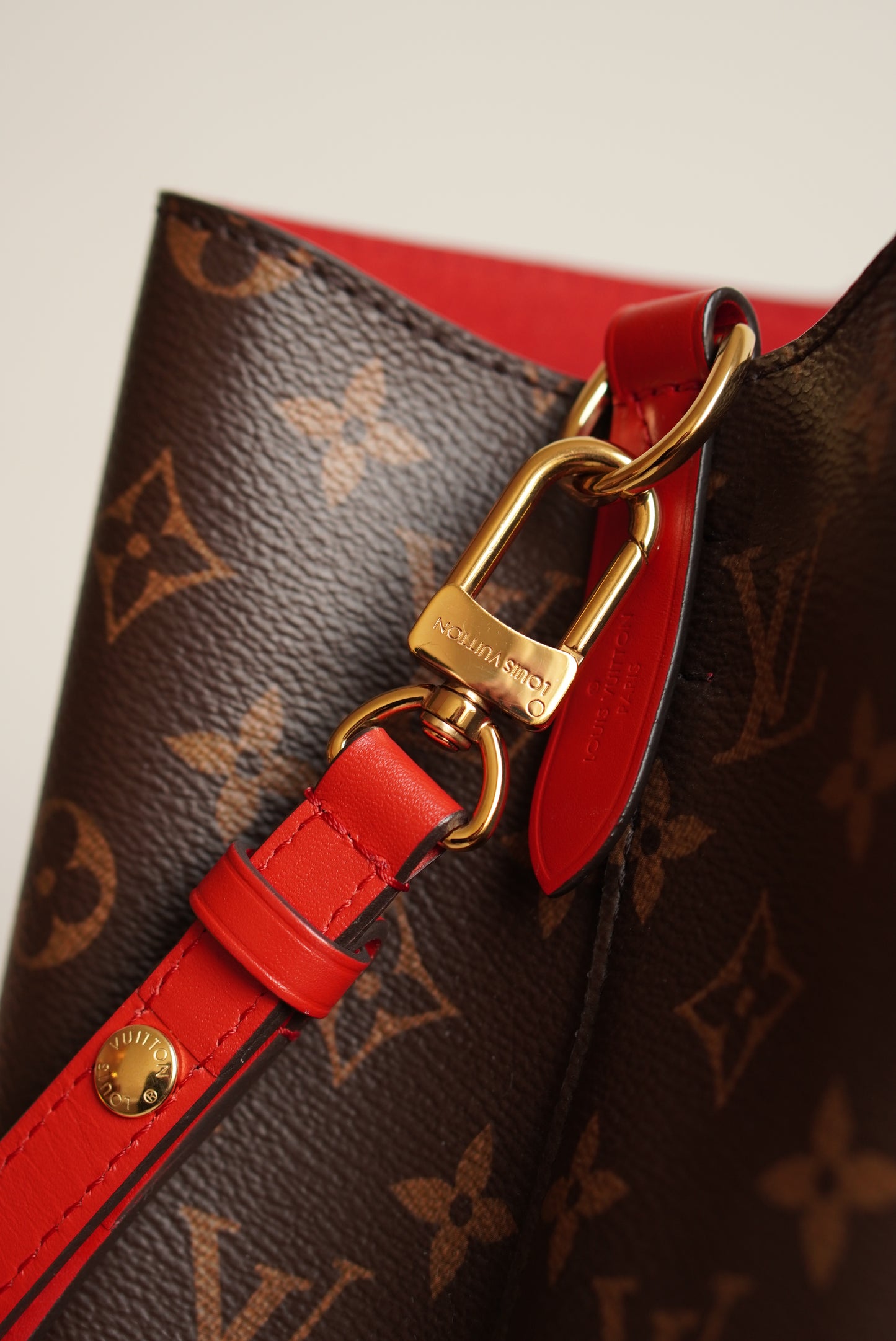 LOUIS VUITTON NÉONOÉ