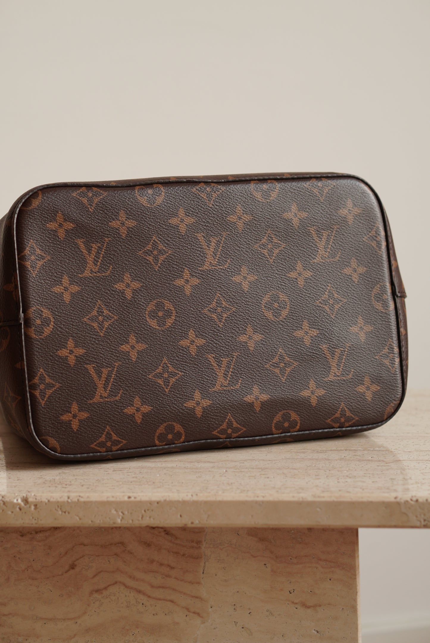 LOUIS VUITTON NÉONOÉ