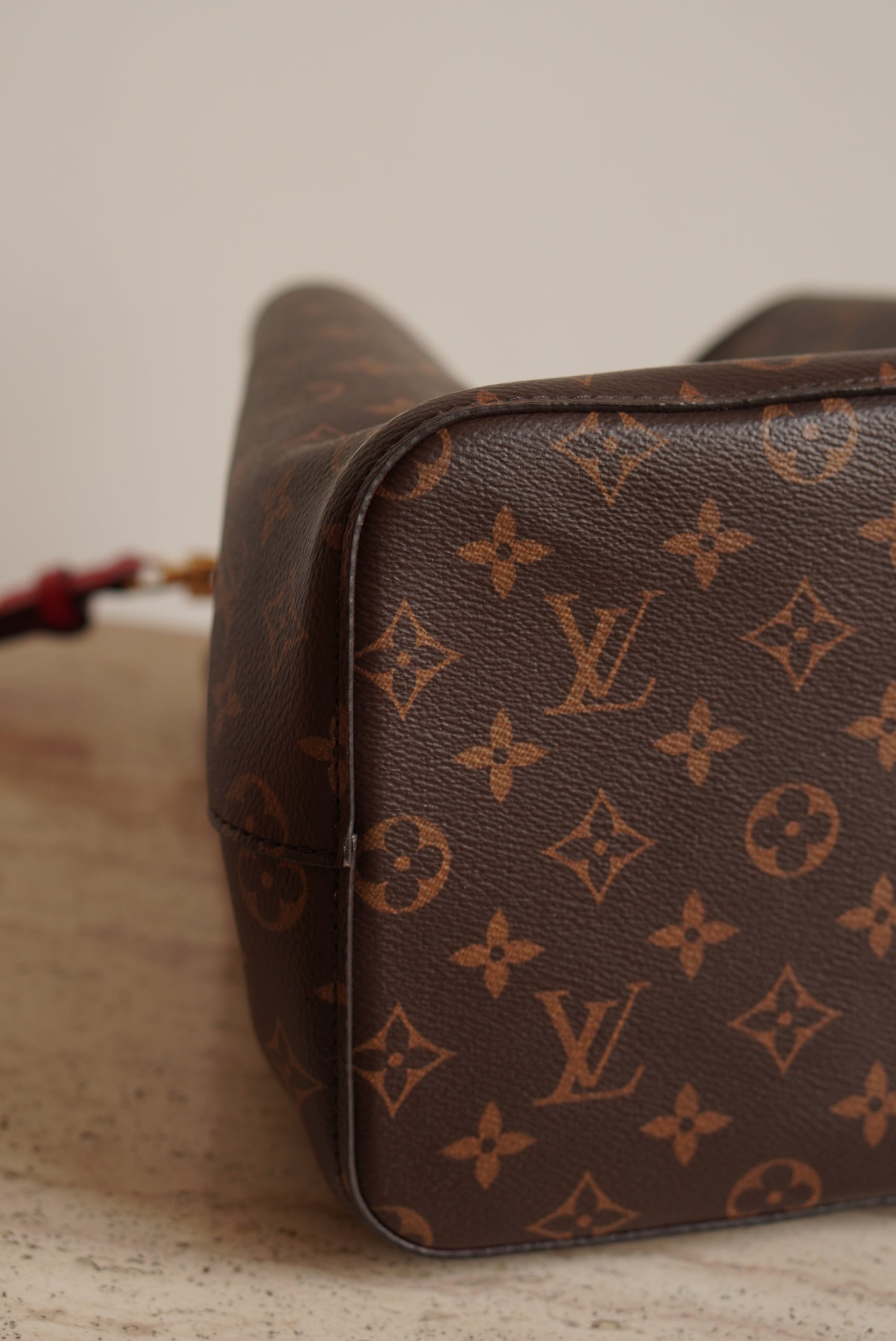 LOUIS VUITTON NÉONOÉ