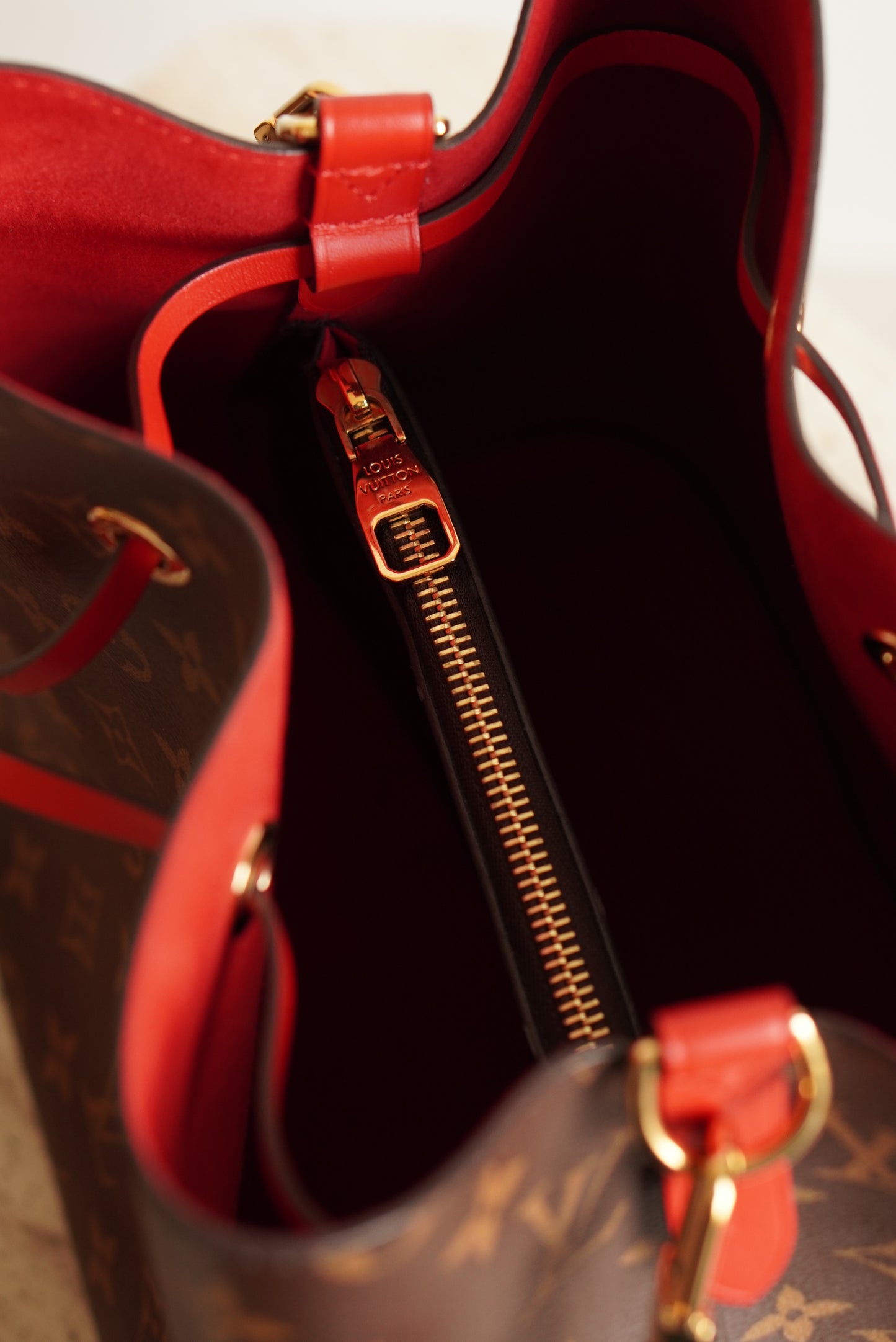 LOUIS VUITTON NÉONOÉ