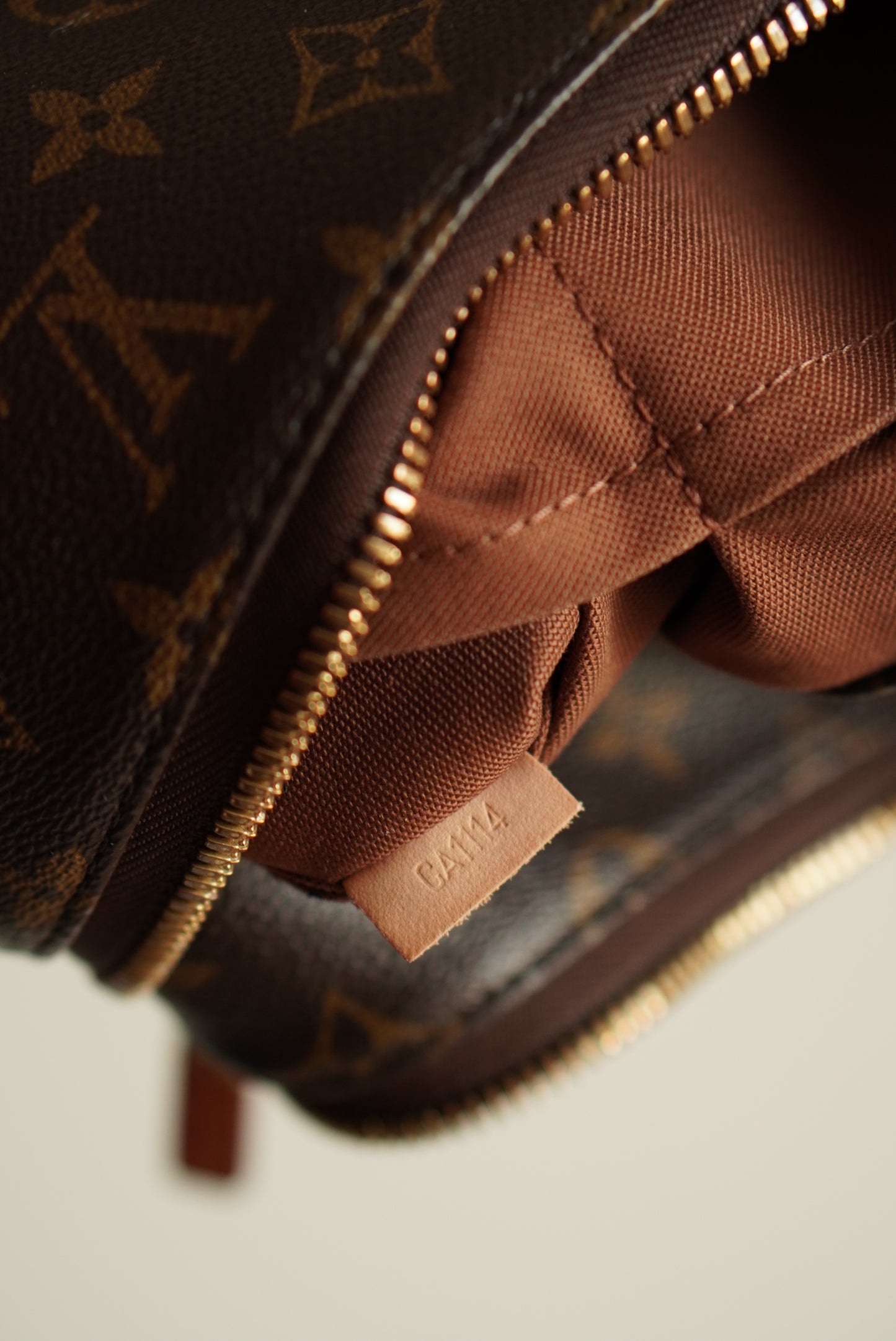LOUIS VUITTON SULLY MM