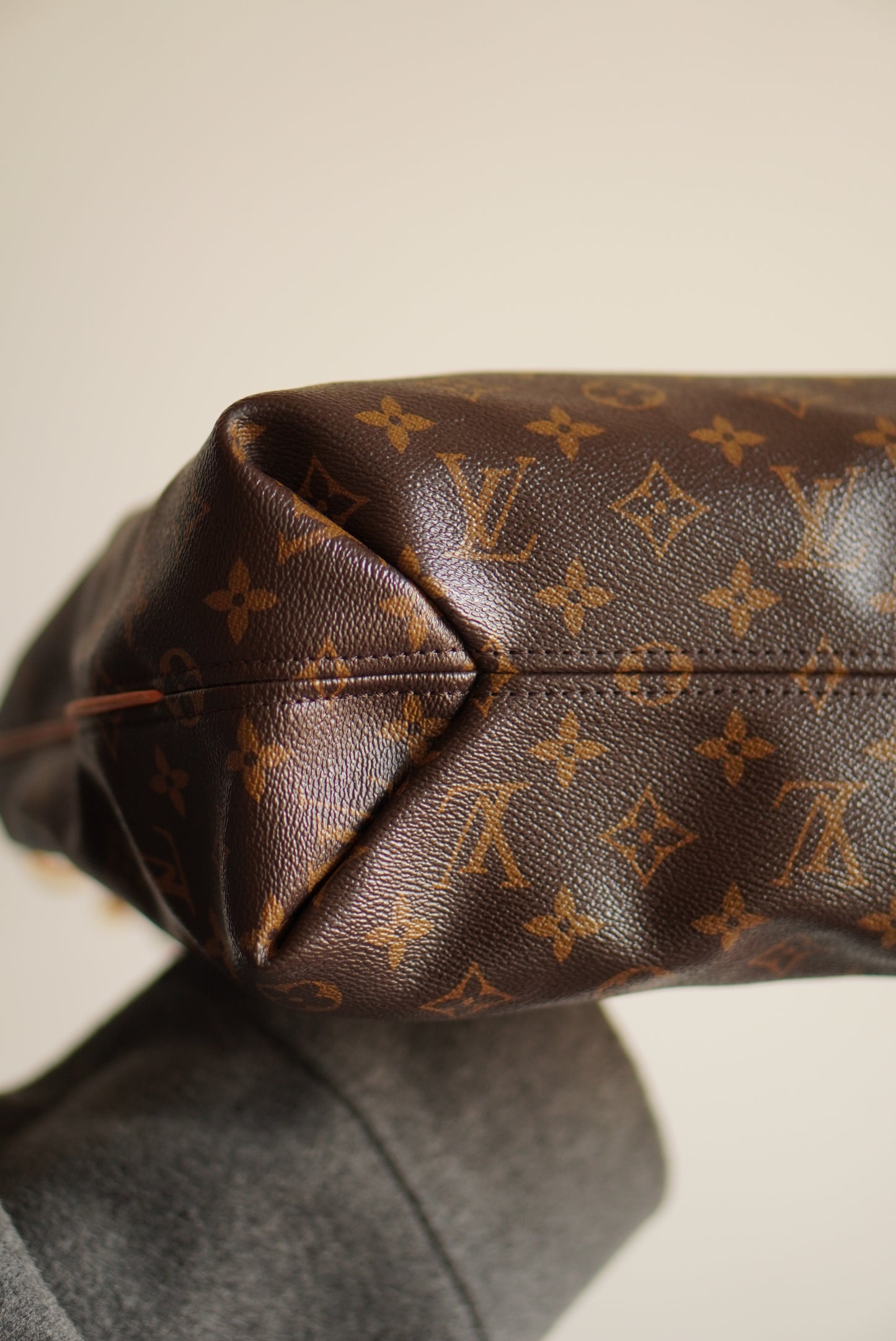 LOUIS VUITTON SULLY MM