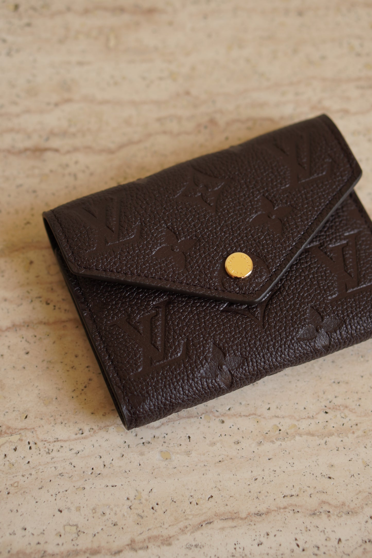 LOUIS VUITTON VICTORINE WALLET | CHOCOLATE