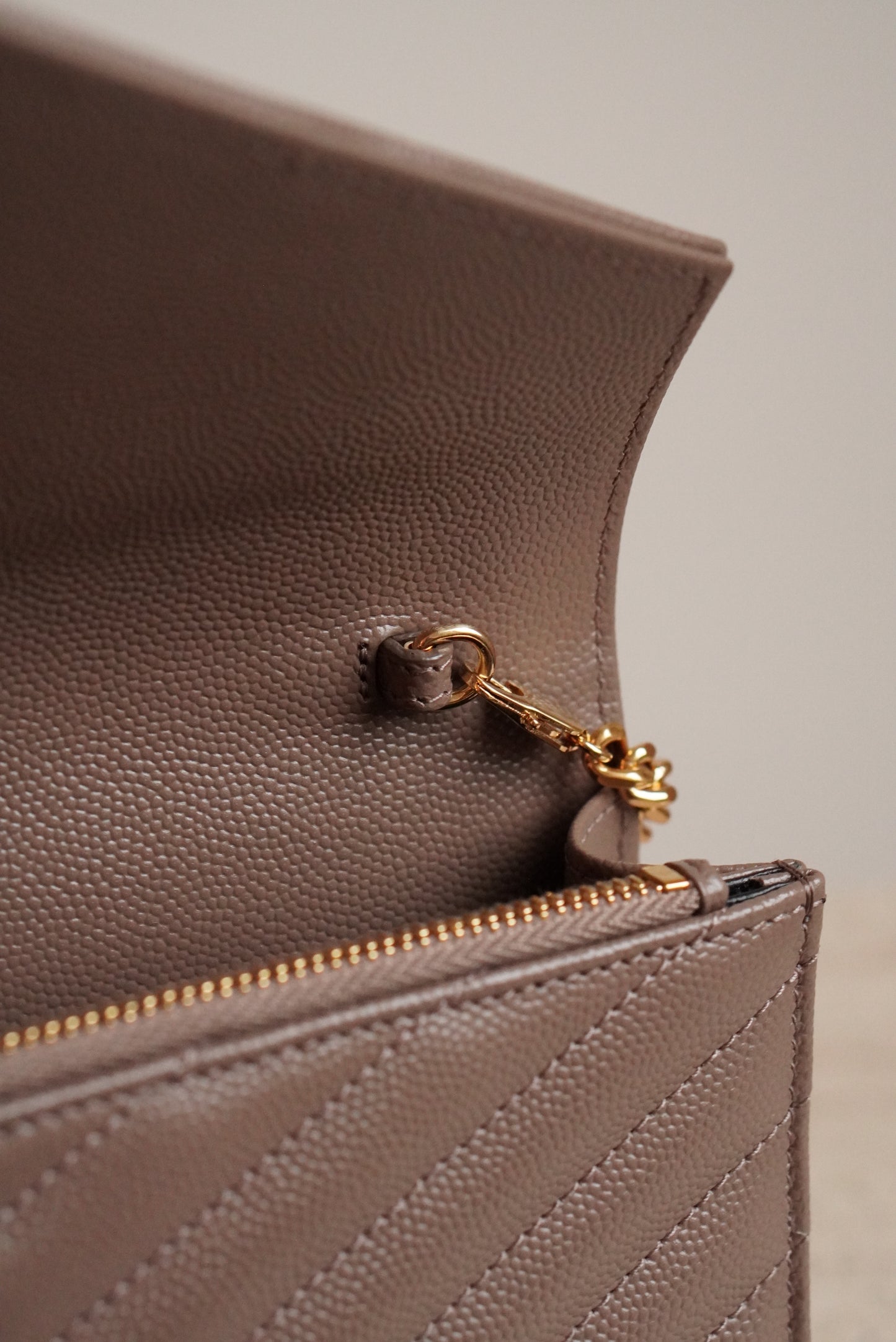 SAINT LAURENT CASSANDRE ENVELOPE CHAIN WALLET