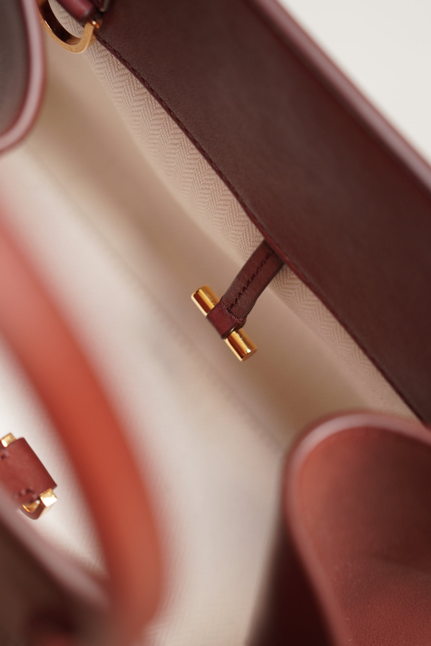 THE ROW SOFT MARGAUX 10 | BURGUNDY