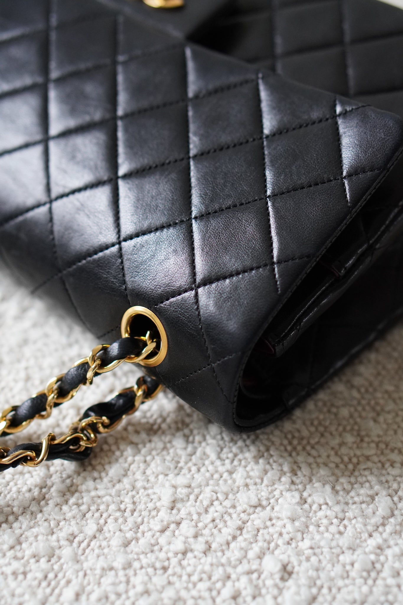 CHANEL CLASSIC MEDIUM DOUBLE FLAP