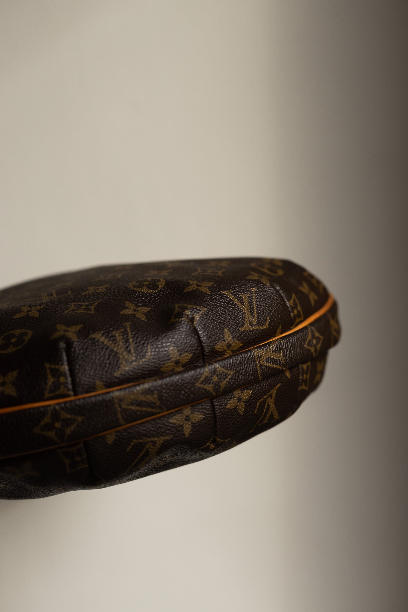 LOUIS VUITTON CROISSANT MM