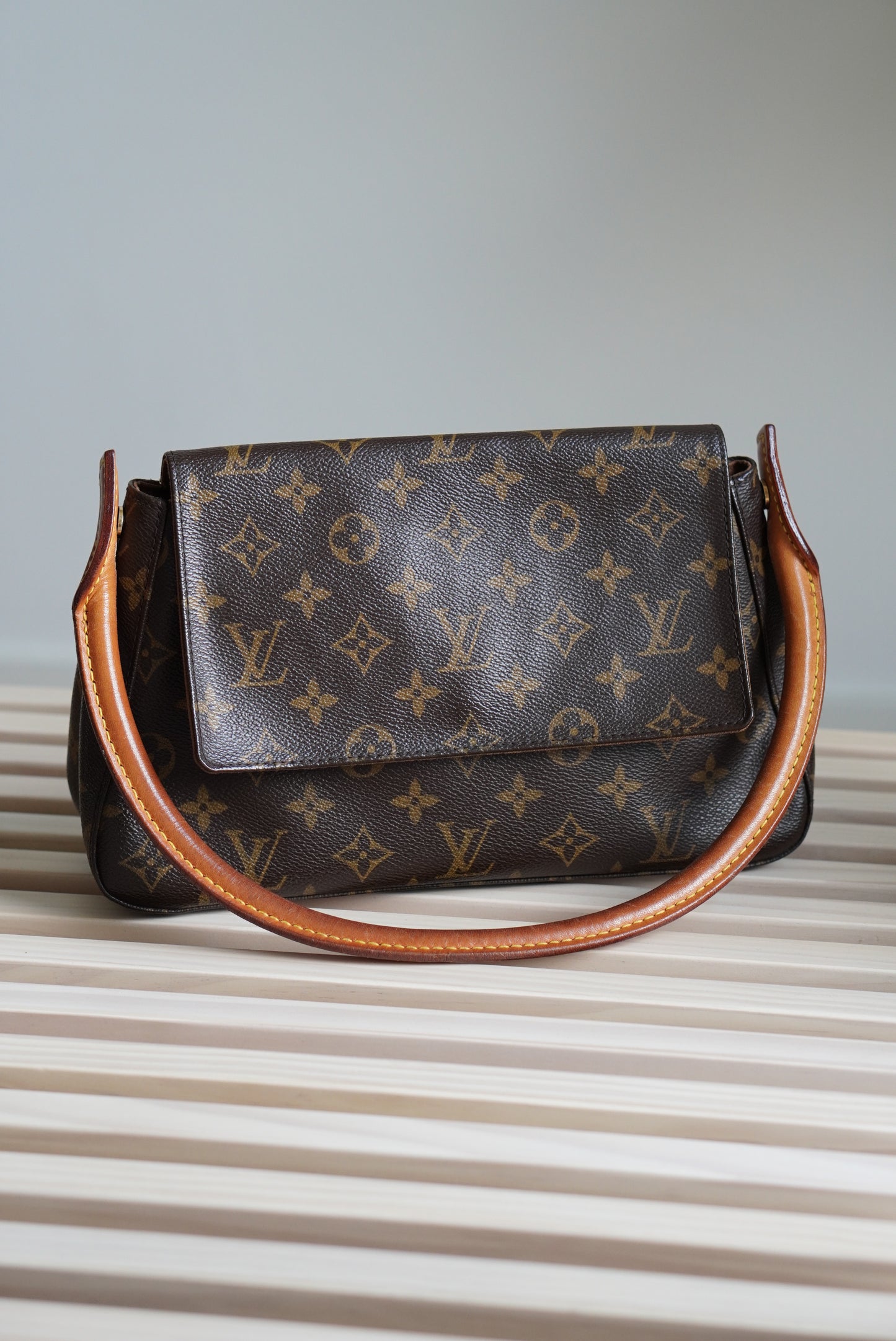 LOUIS VUITTON LOOPING PM