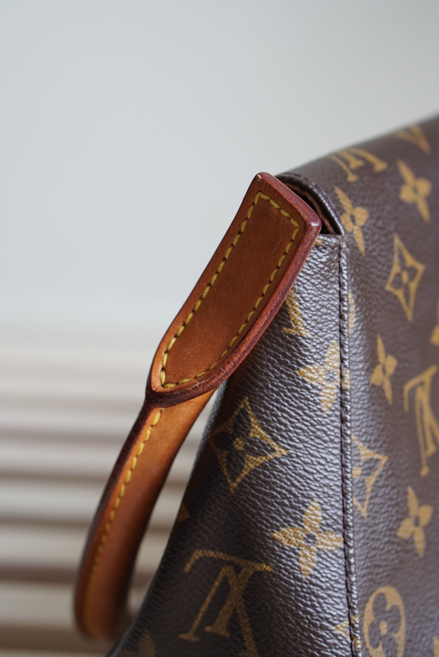 LOUIS VUITTON LOOPING PM