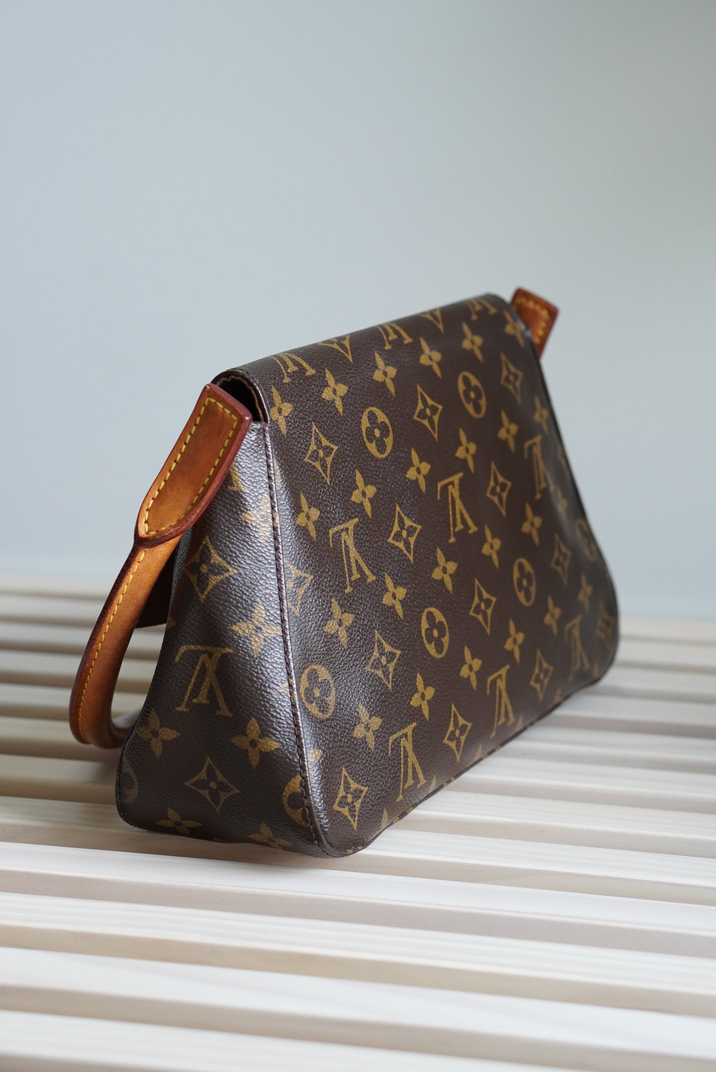 LOUIS VUITTON LOOPING PM