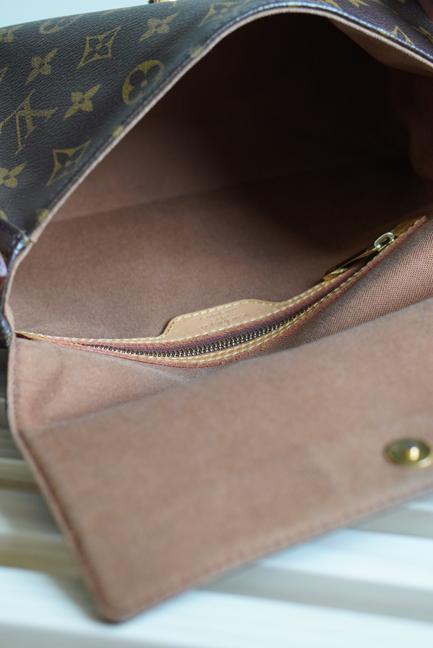LOUIS VUITTON LOOPING PM
