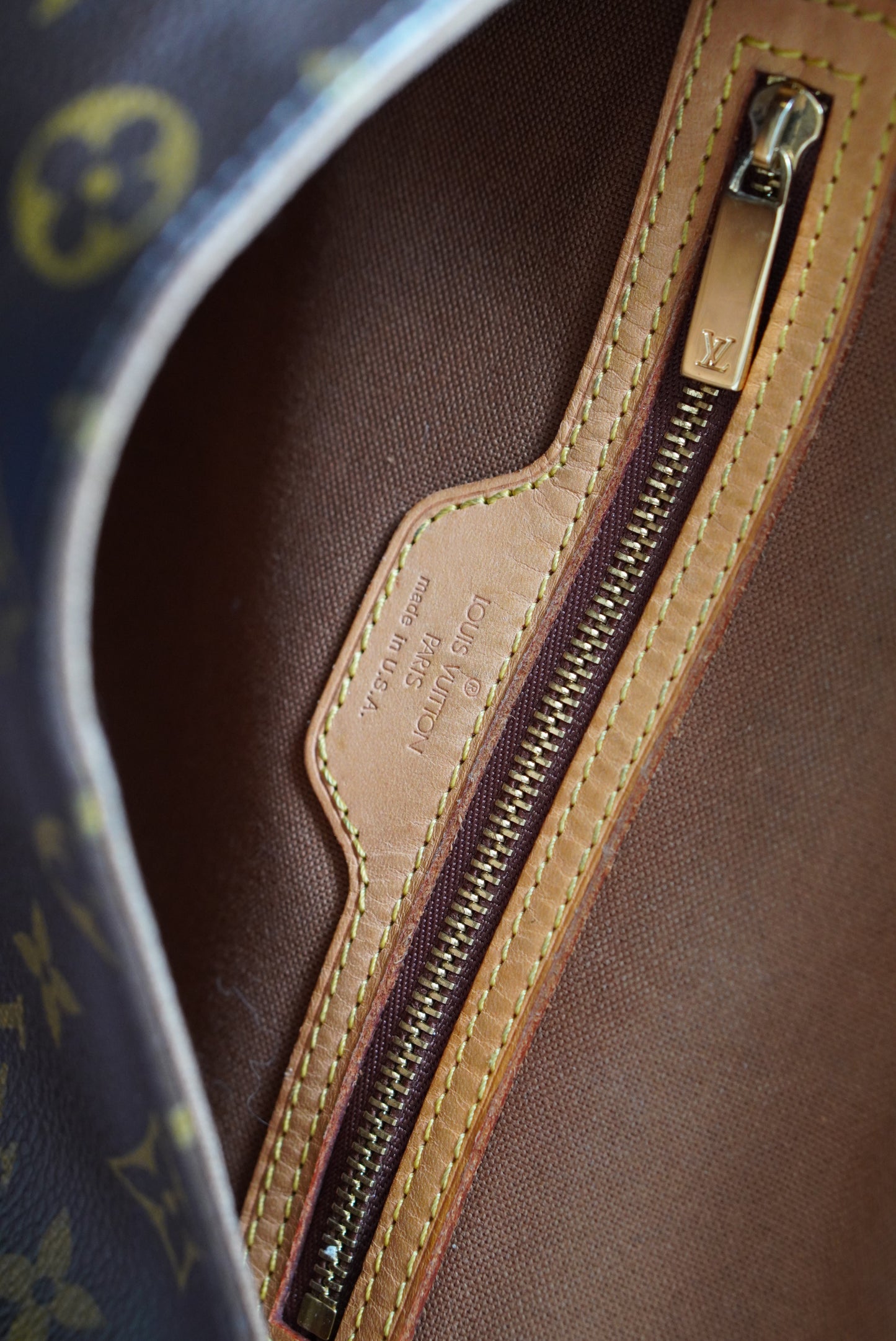 LOUIS VUITTON LOOPING PM