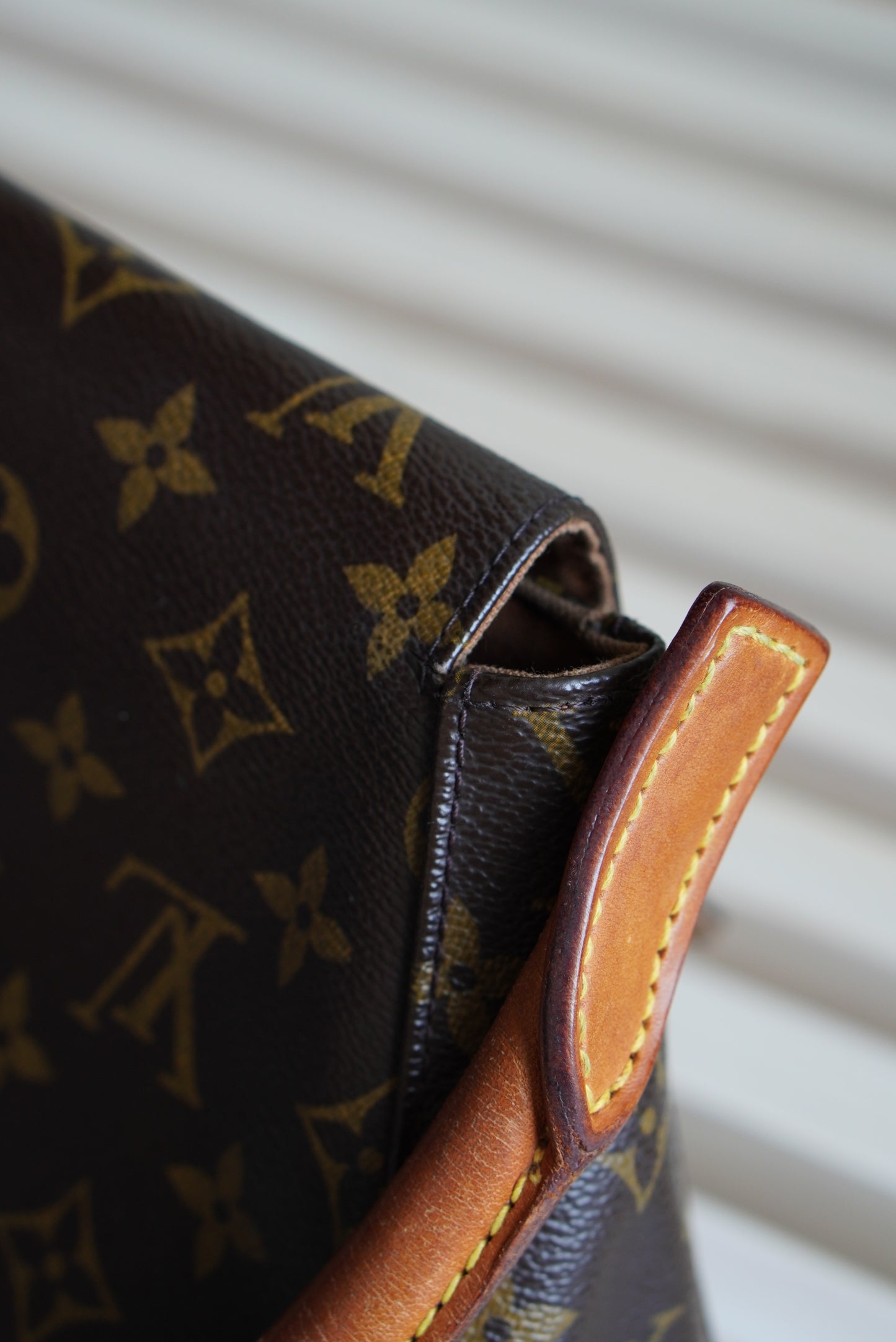 LOUIS VUITTON LOOPING PM