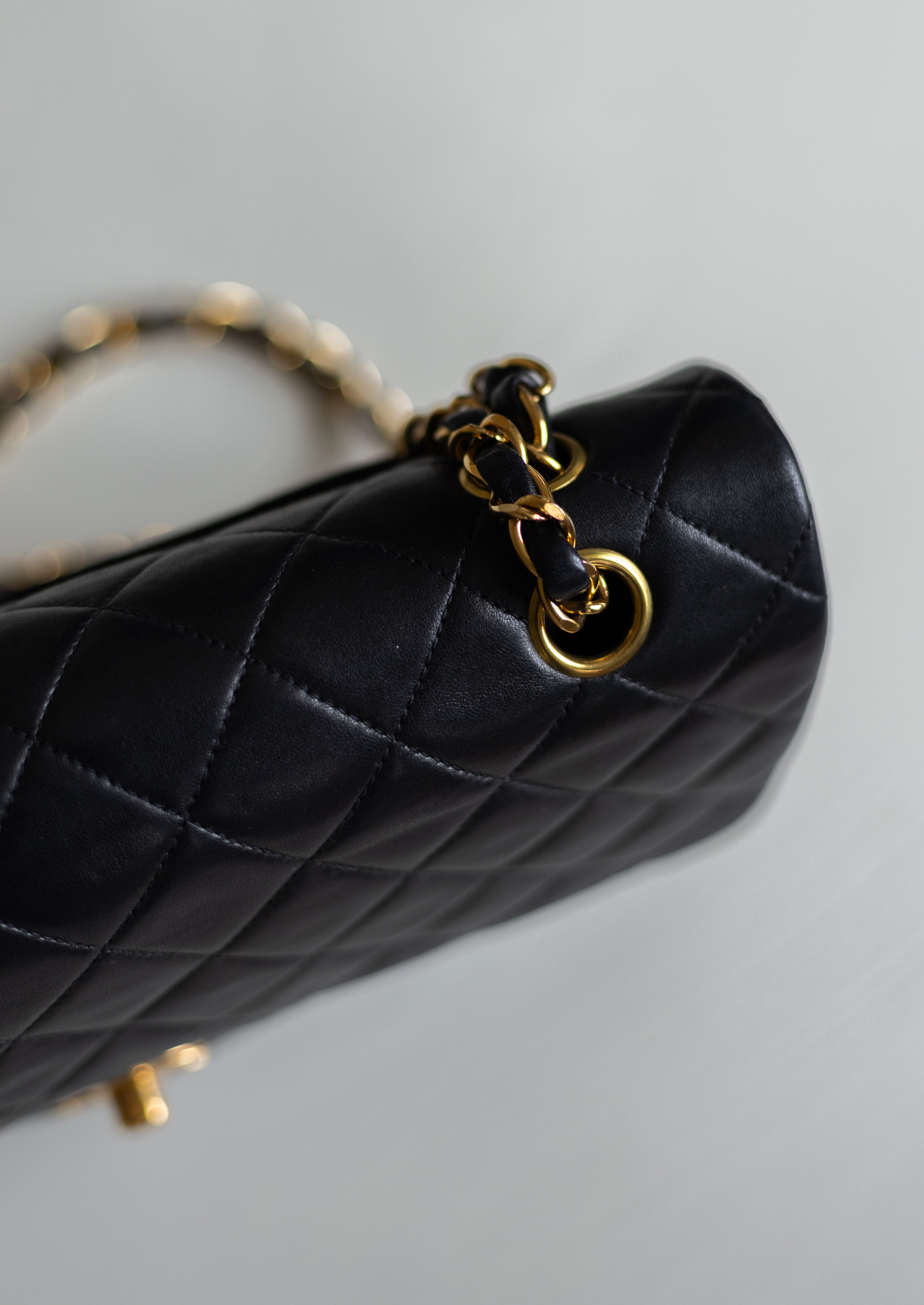 CHANEL CLASSIC MEDIUM DOUBLE FLAP