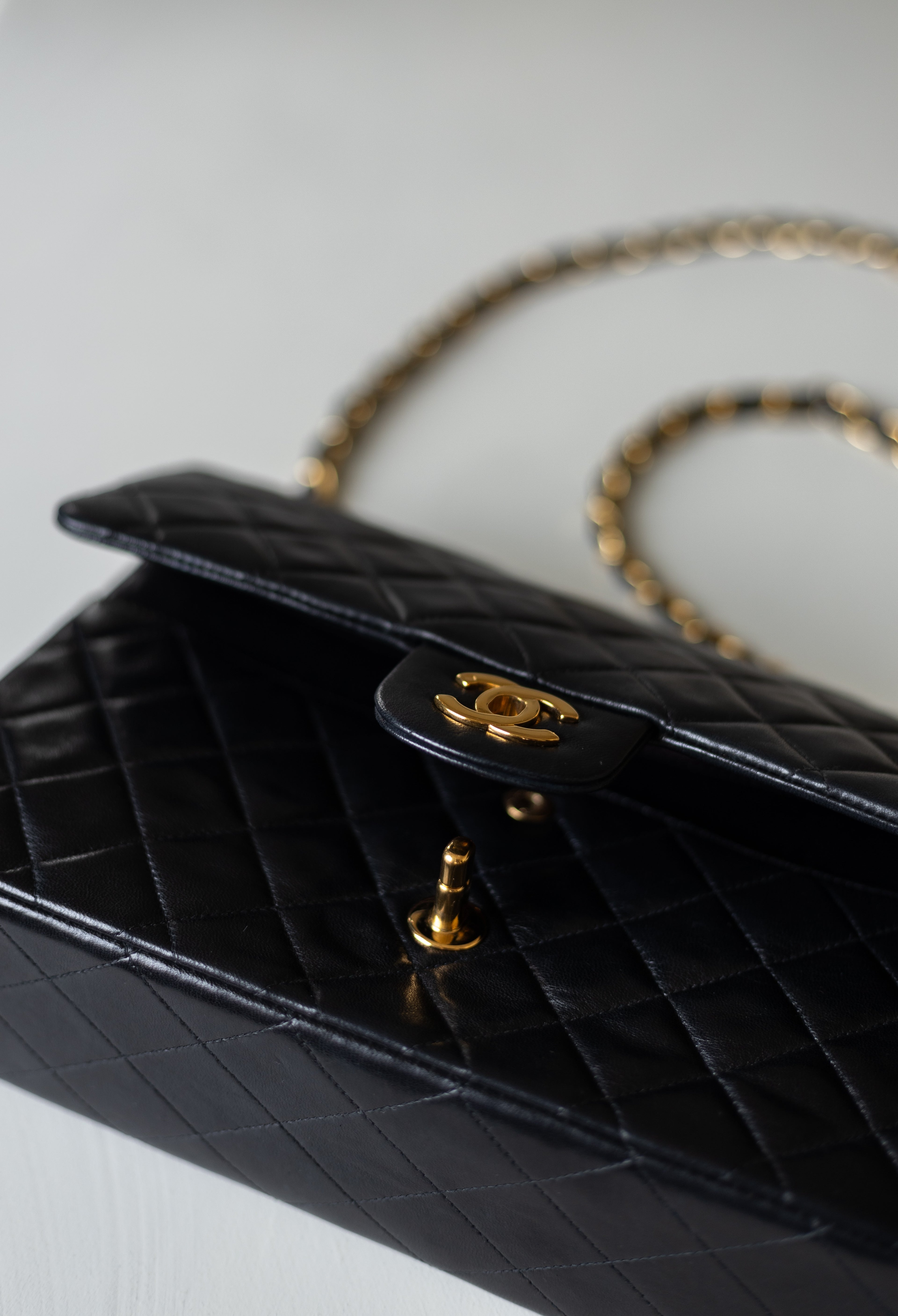 CHANEL CLASSIC MEDIUM DOUBLE FLAP