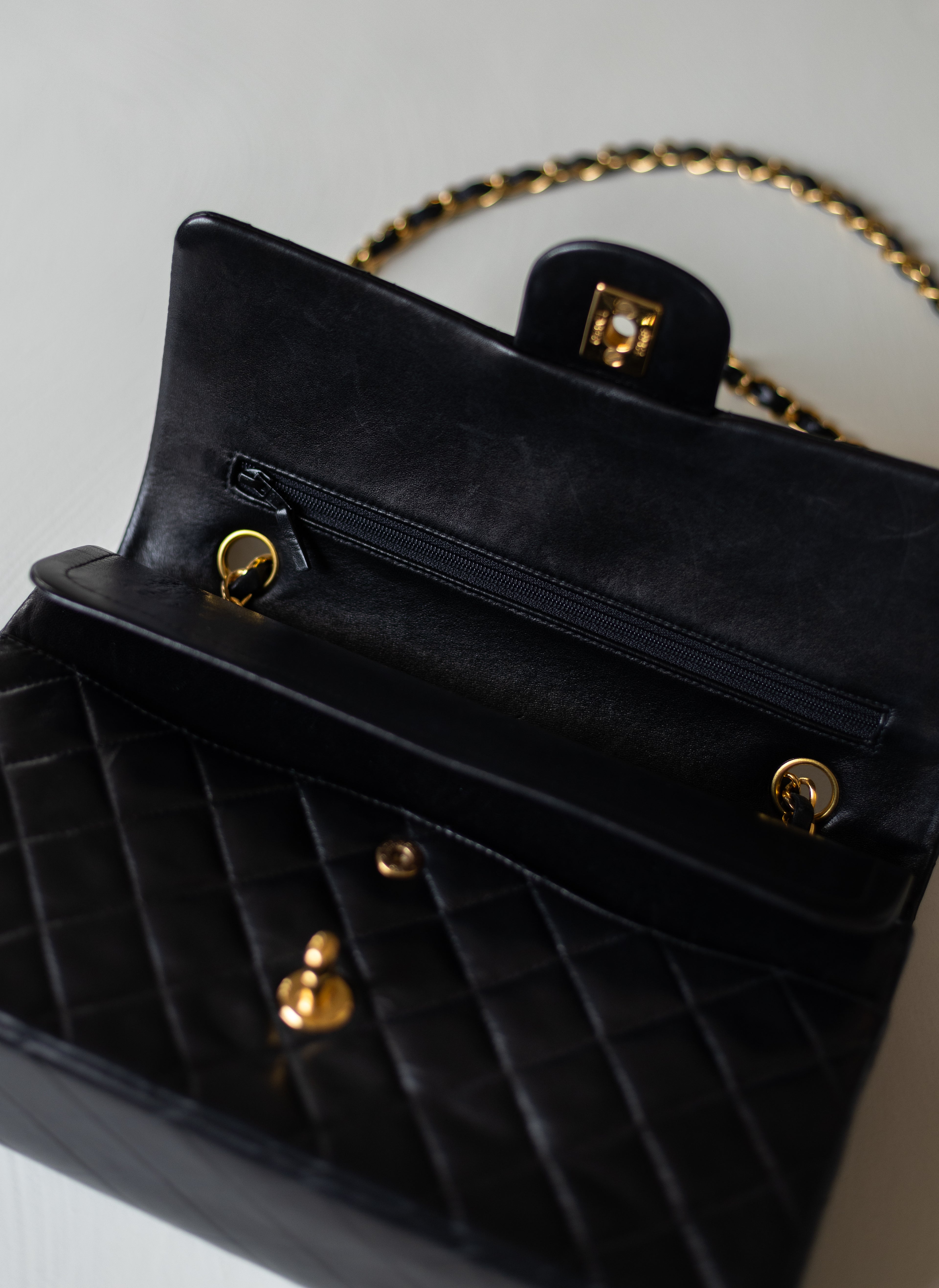 CHANEL CLASSIC MEDIUM DOUBLE FLAP
