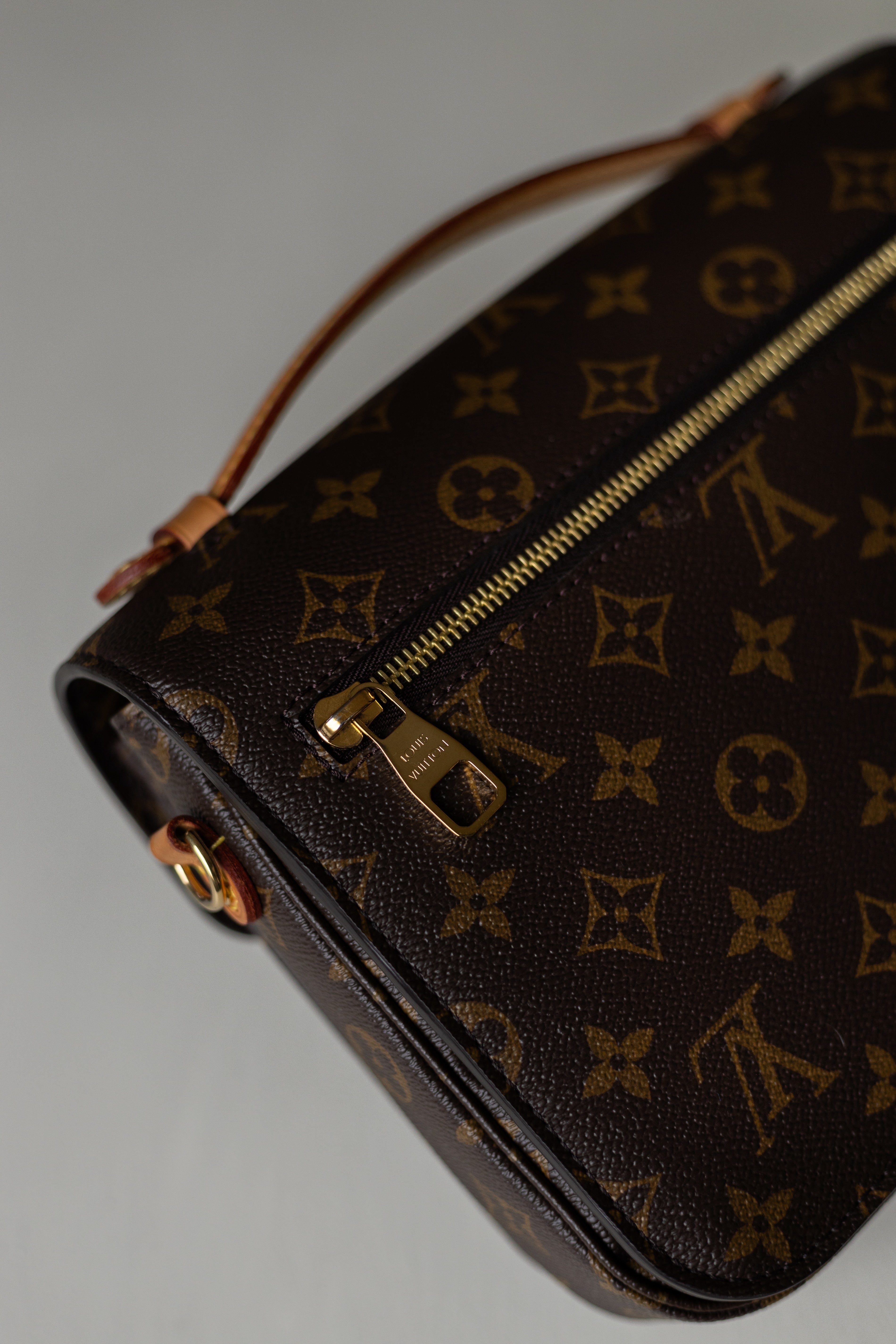 LOUIS VUITTON POCHETTE MÉTIS