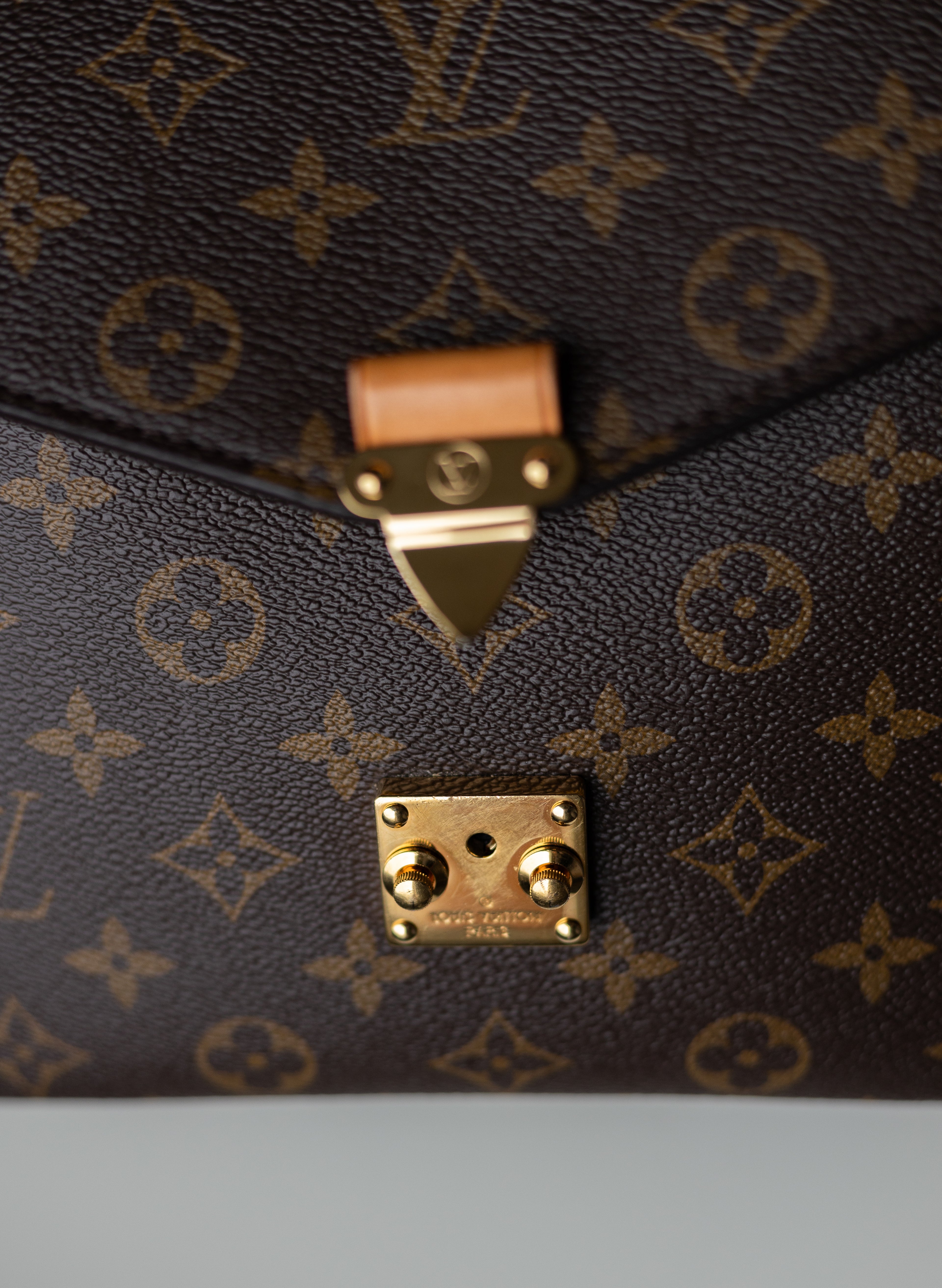 LOUIS VUITTON POCHETTE MÉTIS