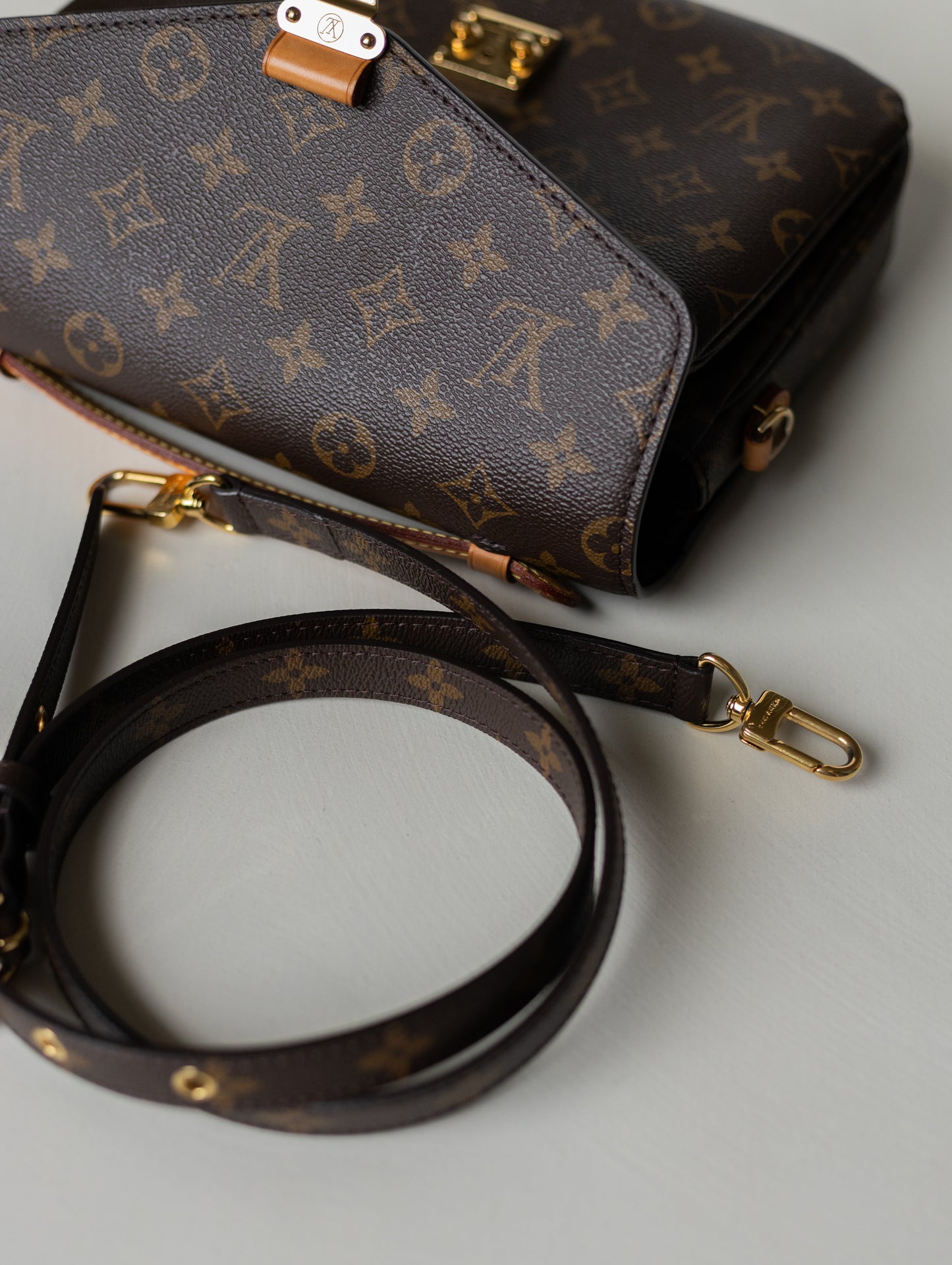 LOUIS VUITTON POCHETTE MÉTIS