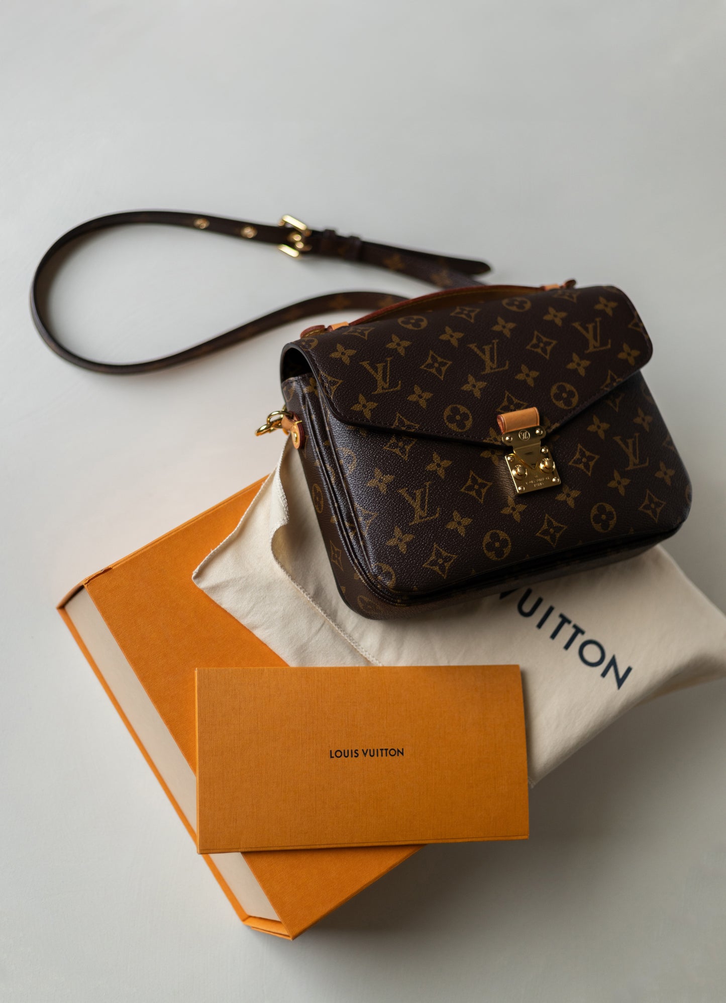 LOUIS VUITTON POCHETTE MÉTIS