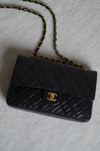 CHANEL CLASSIC MEDIUM DOUBLE FLAP