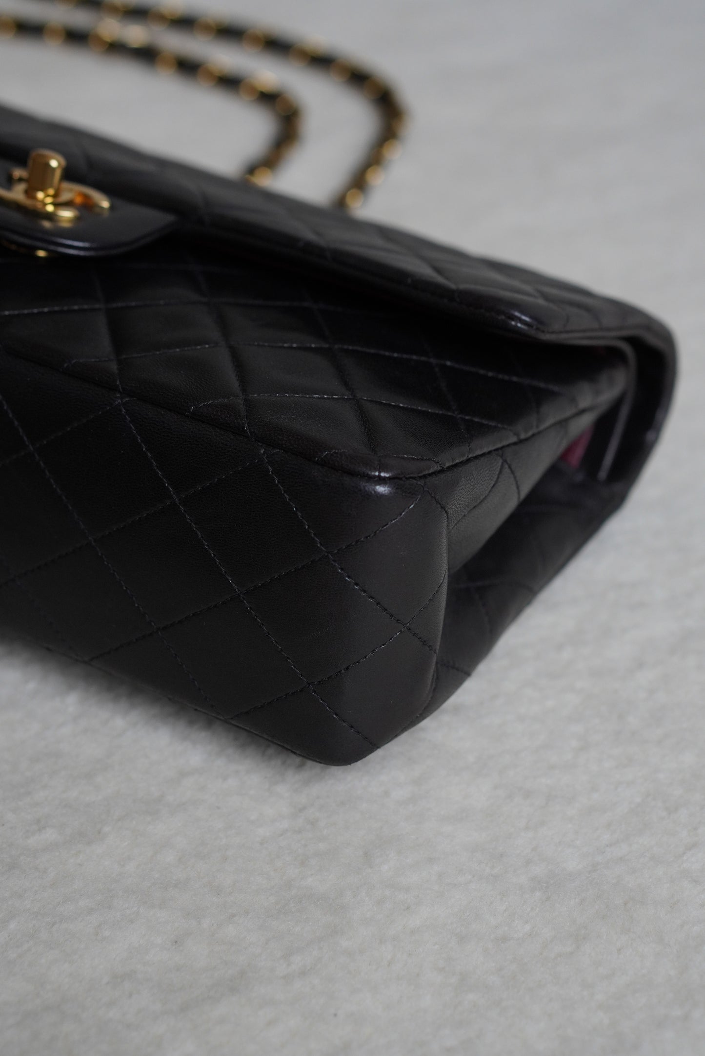 CHANEL CLASSIC MEDIUM DOUBLE FLAP