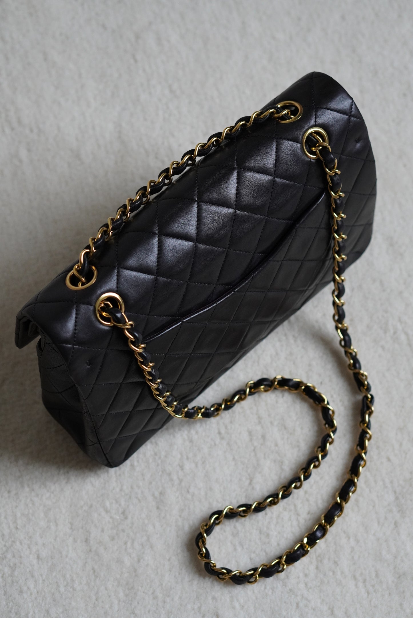 CHANEL CLASSIC MEDIUM DOUBLE FLAP