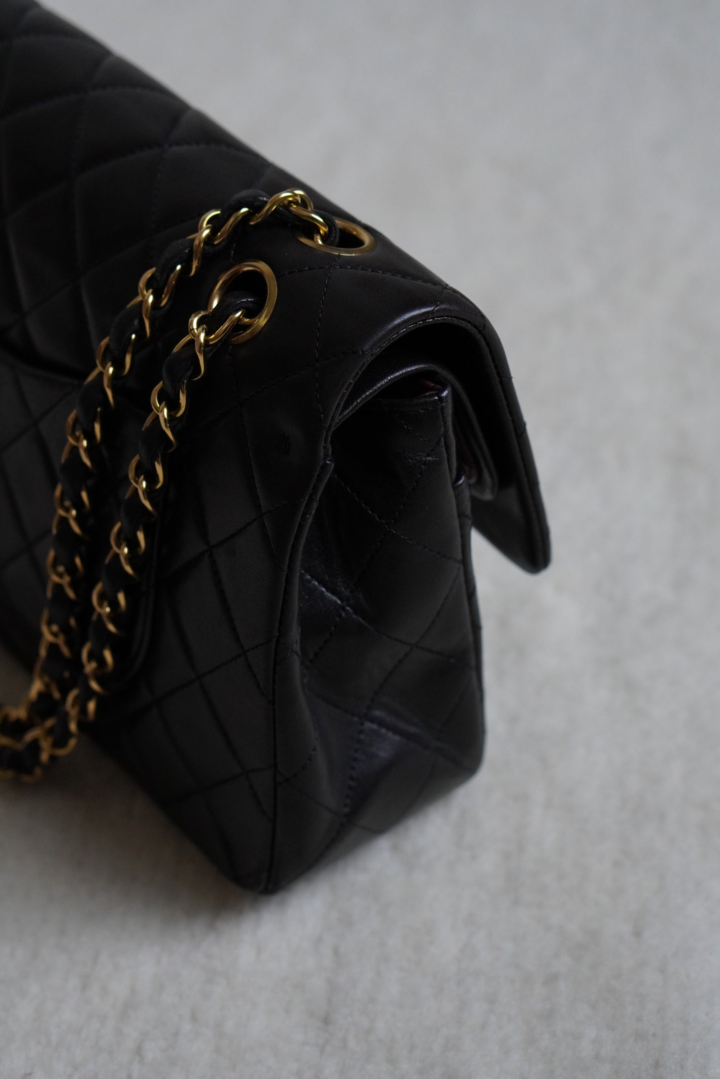 CHANEL CLASSIC MEDIUM DOUBLE FLAP