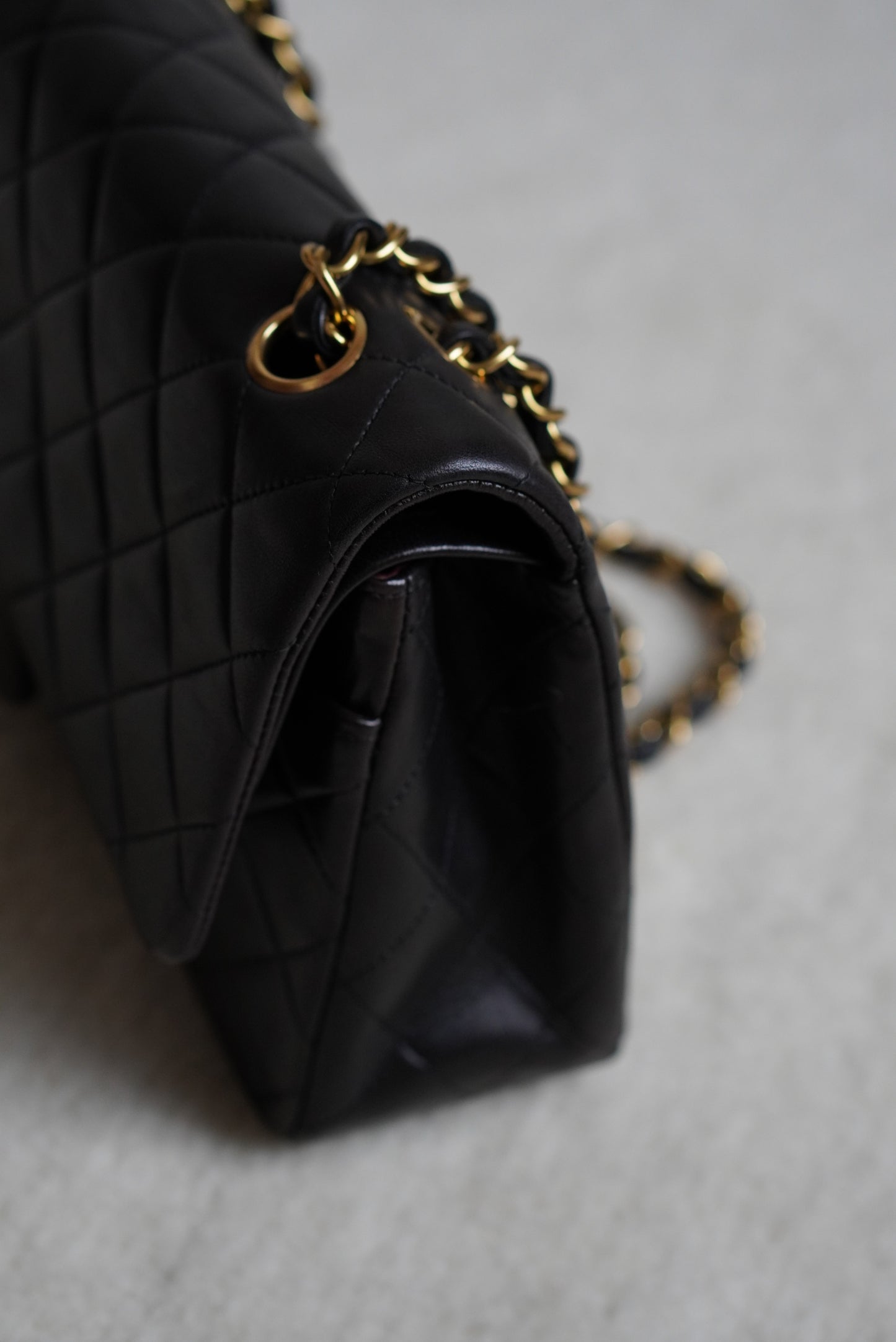 CHANEL CLASSIC MEDIUM DOUBLE FLAP