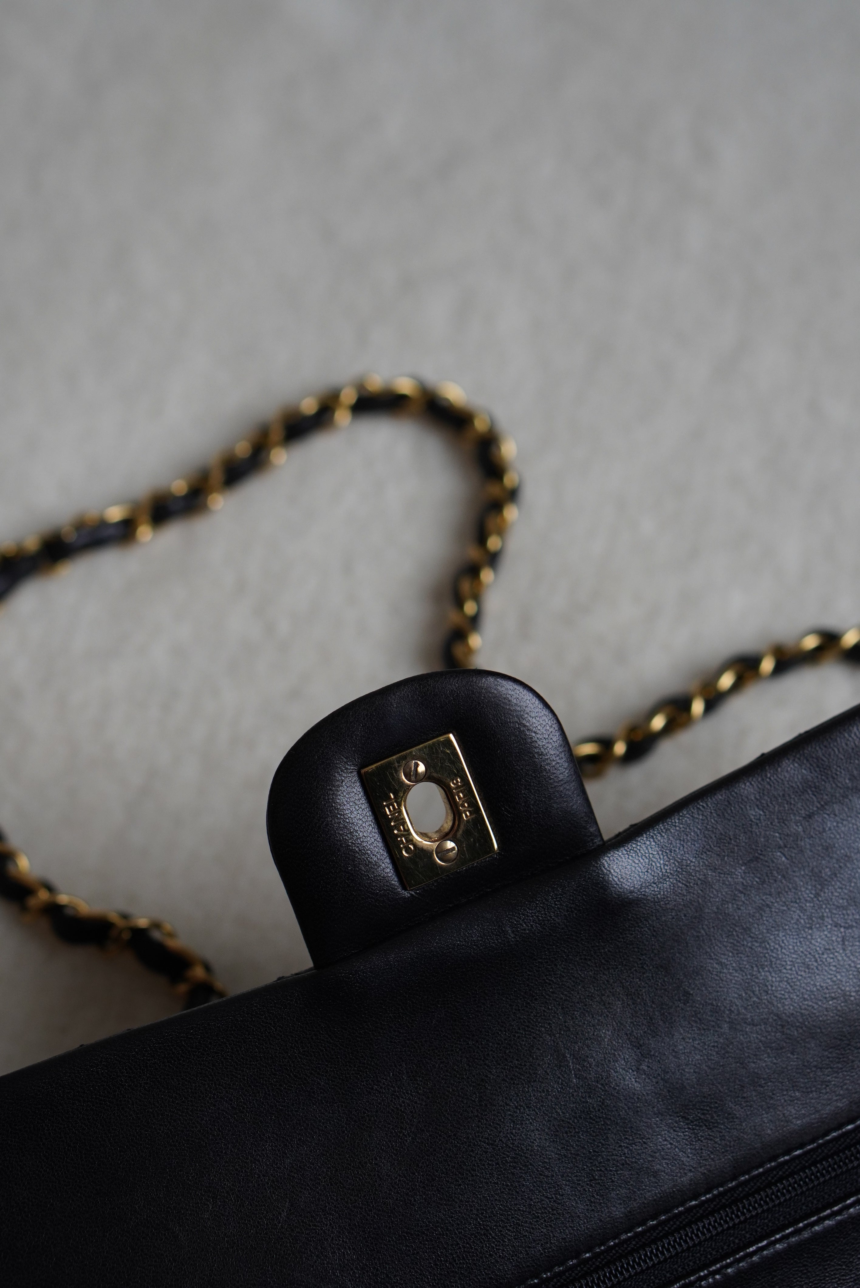 CHANEL CLASSIC MEDIUM DOUBLE FLAP