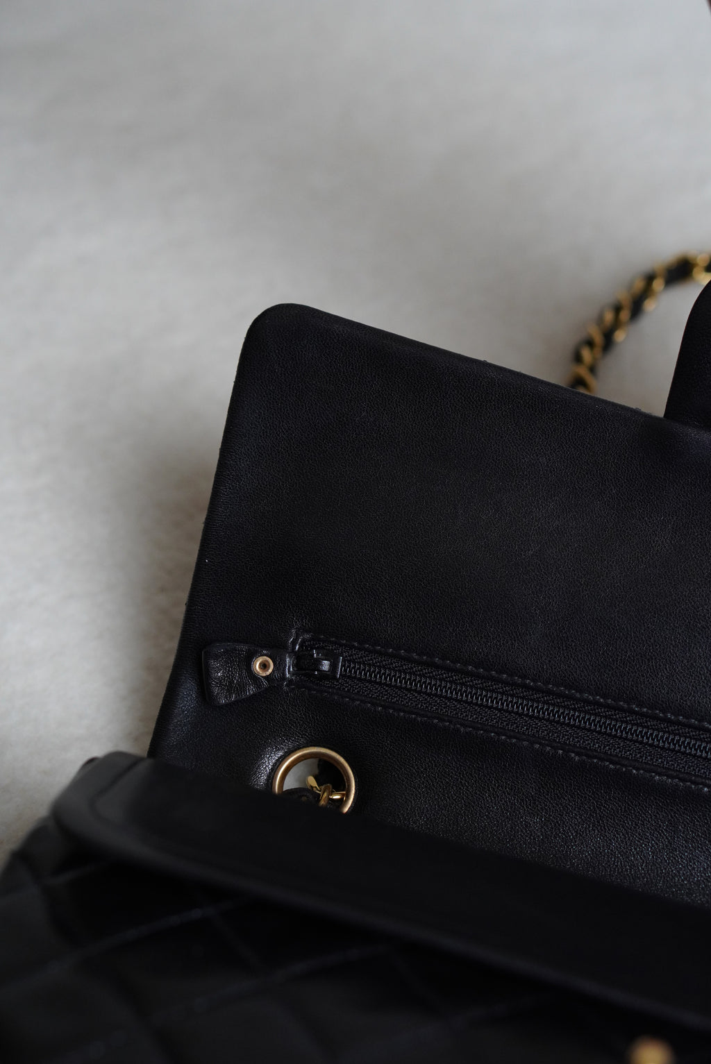 CHANEL CLASSIC MEDIUM DOUBLE FLAP