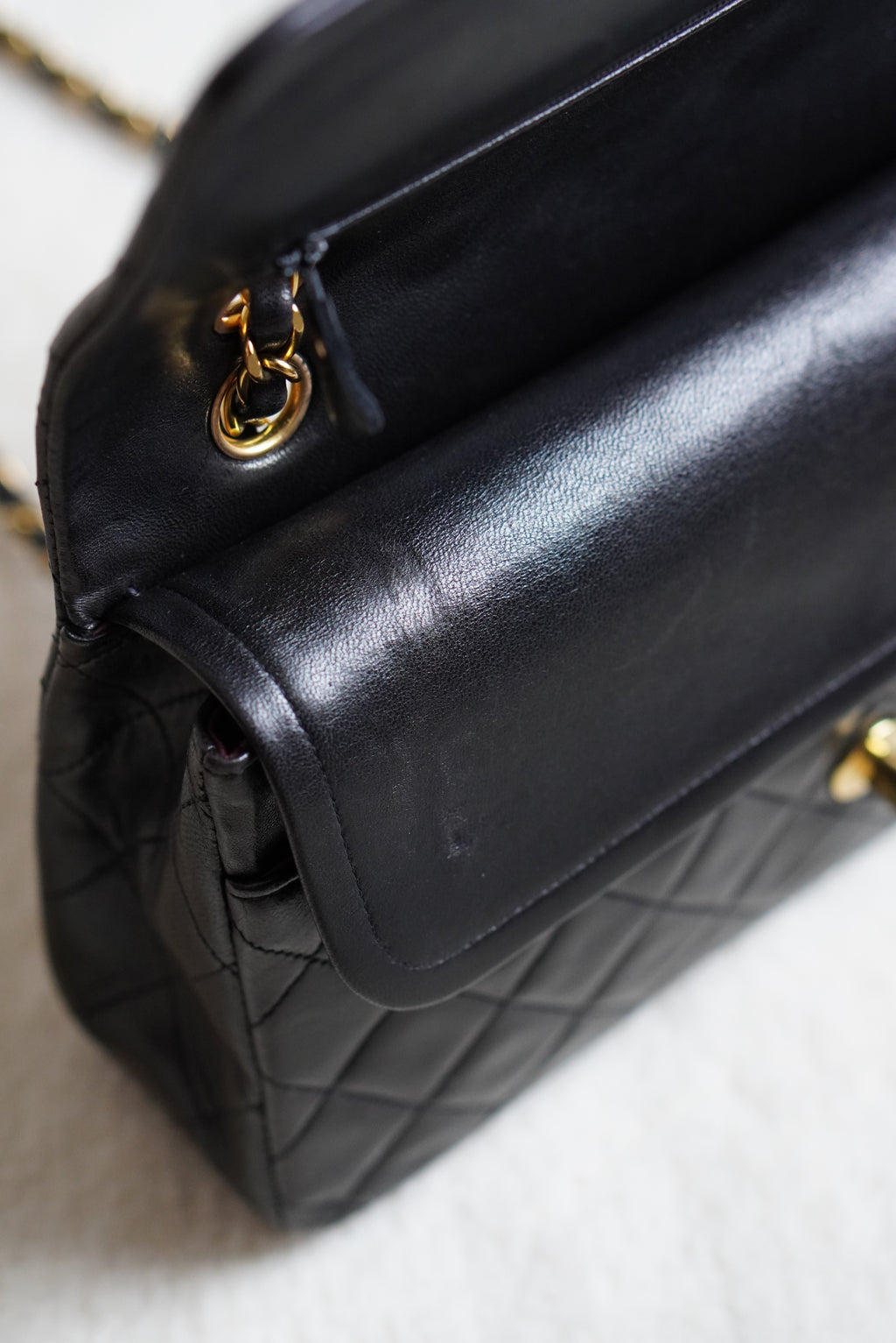 CHANEL CLASSIC MEDIUM DOUBLE FLAP