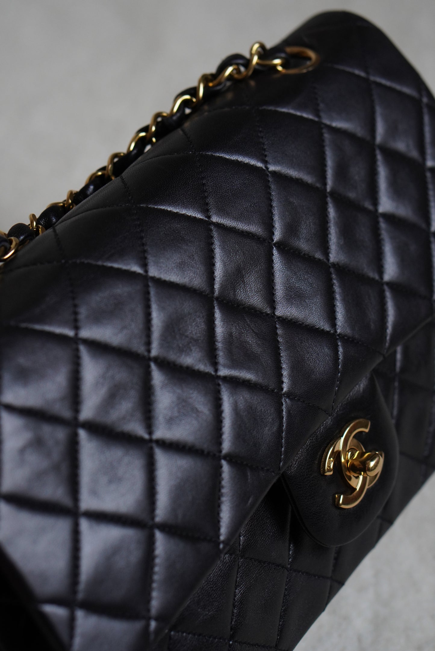 CHANEL CLASSIC MEDIUM DOUBLE FLAP