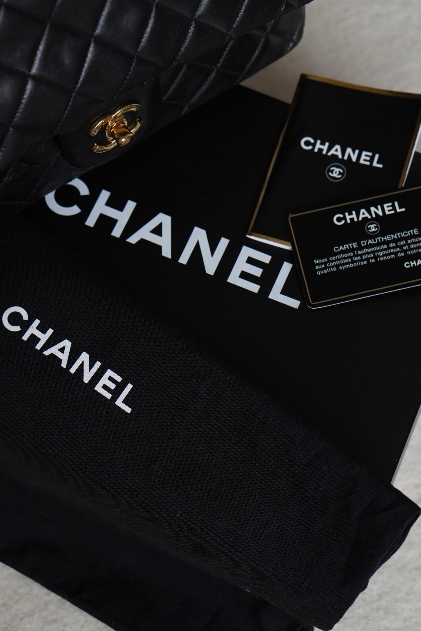 CHANEL CLASSIC MEDIUM DOUBLE FLAP