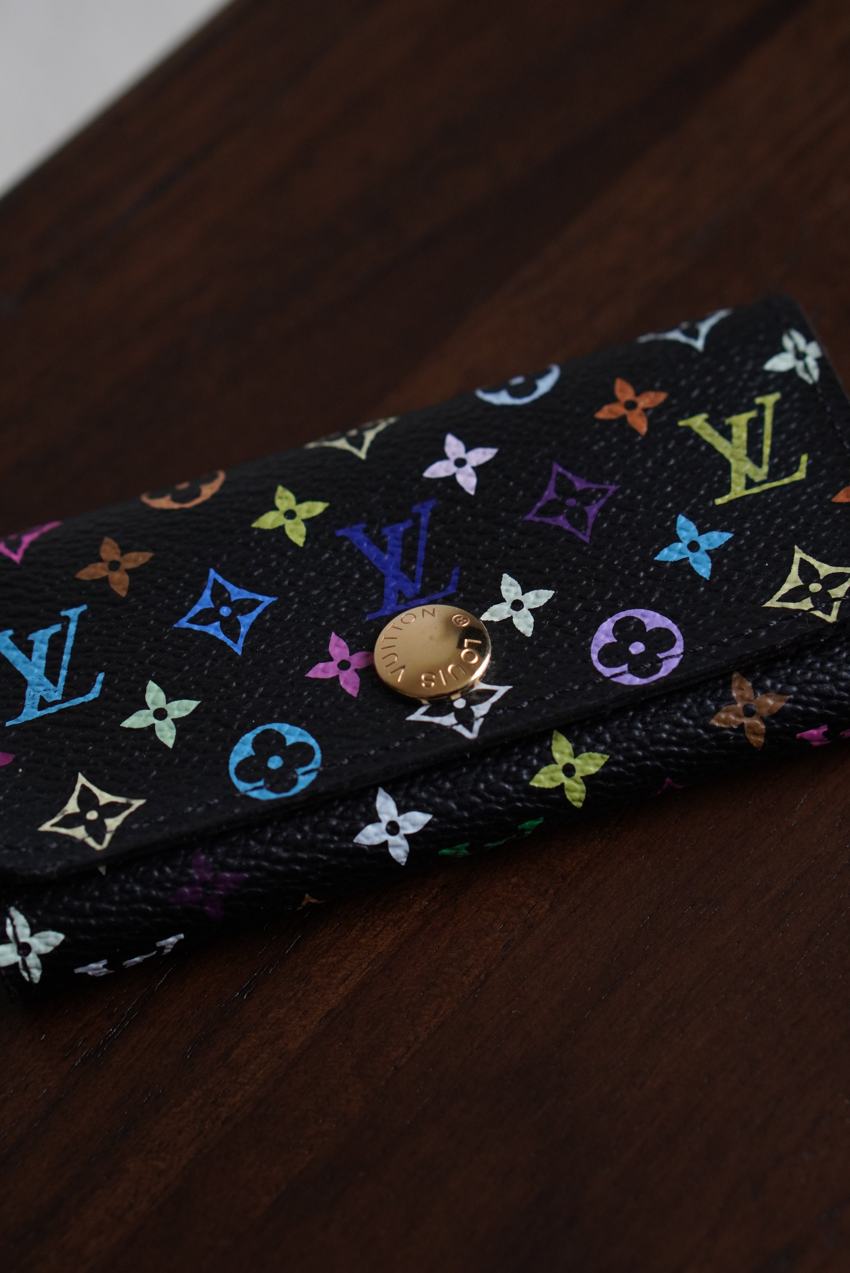 LOUIS VUITTON KEY HOLDER