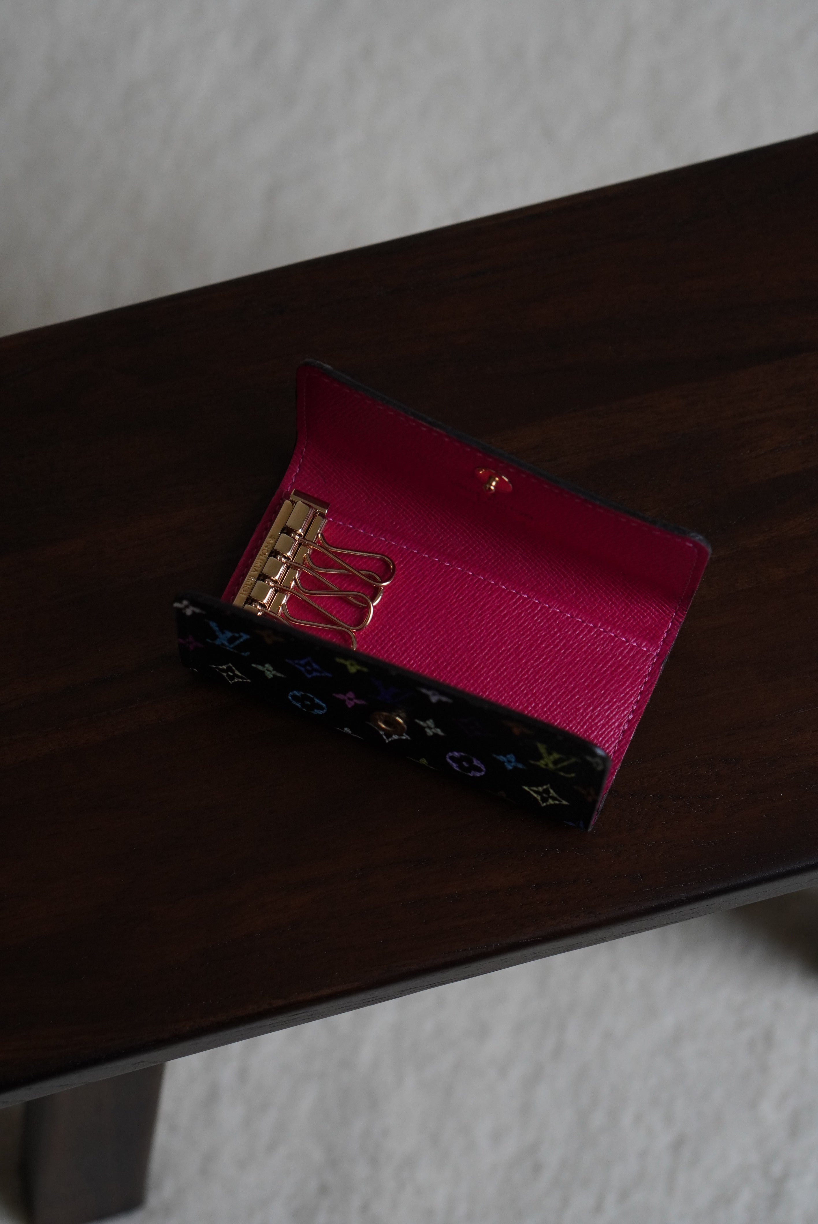LOUIS VUITTON KEY HOLDER