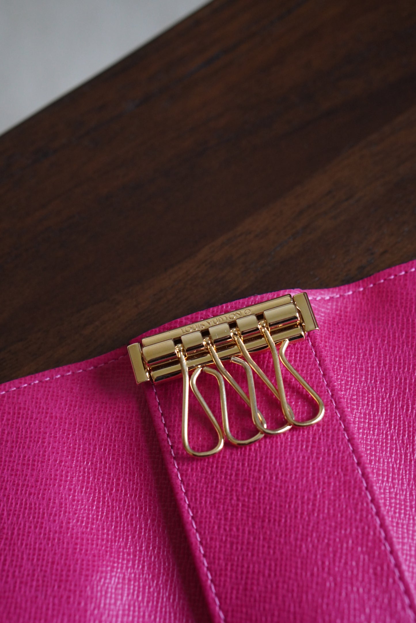 LOUIS VUITTON KEY HOLDER